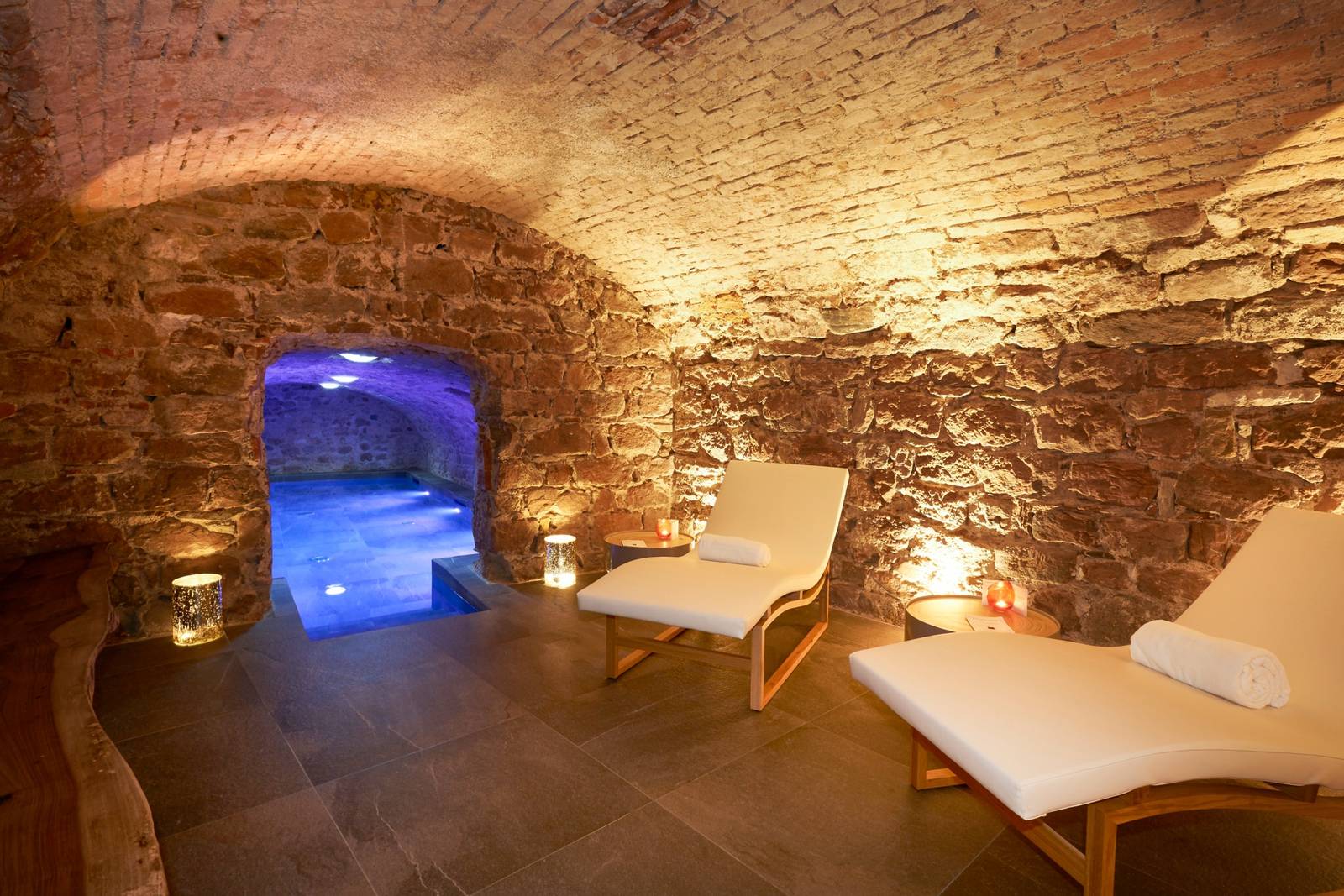 5 Terres Hôtel & Spa Spa 拱頂休憩區與泳池