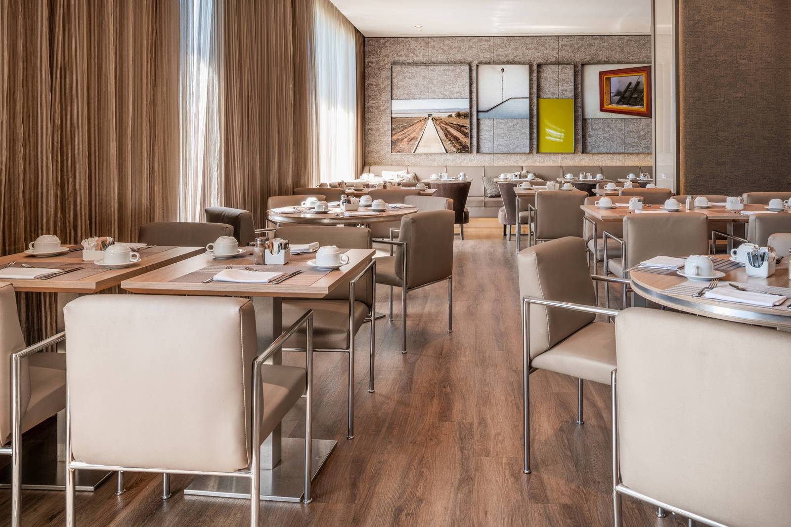 馬拉加 AC Hotel Málaga Palacio 早餐室