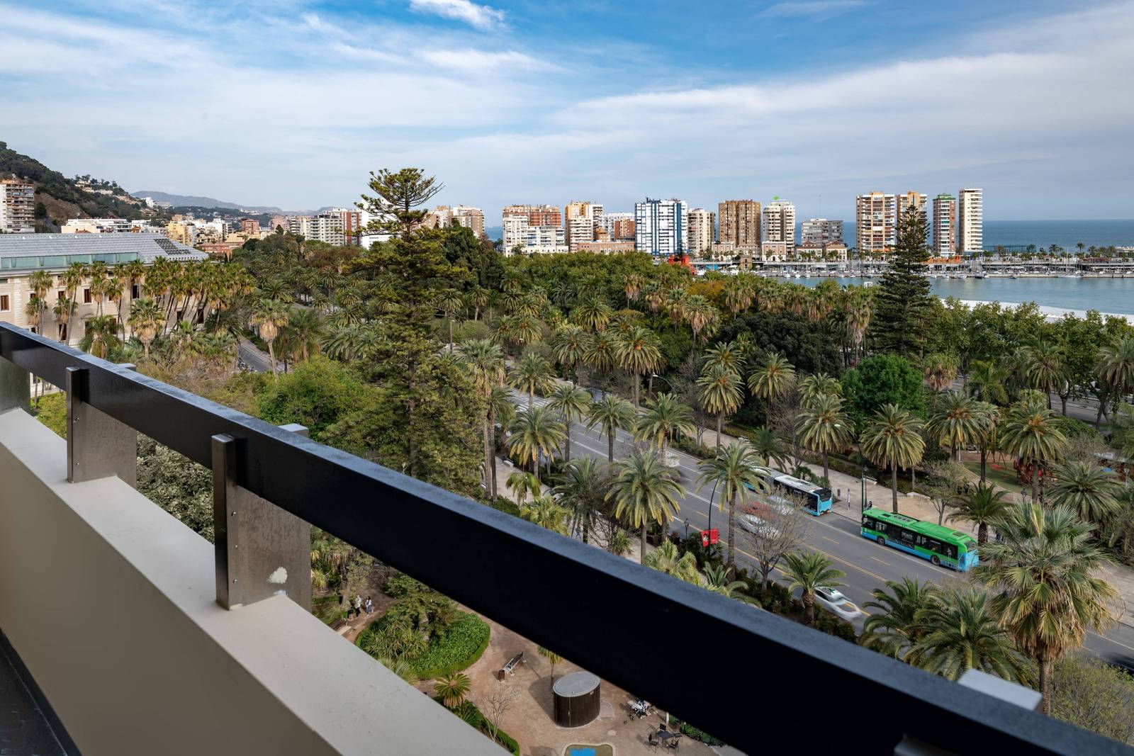 馬拉加 AC Hotel Málaga Palacio Junior Suite 陽台望向公園大道與海