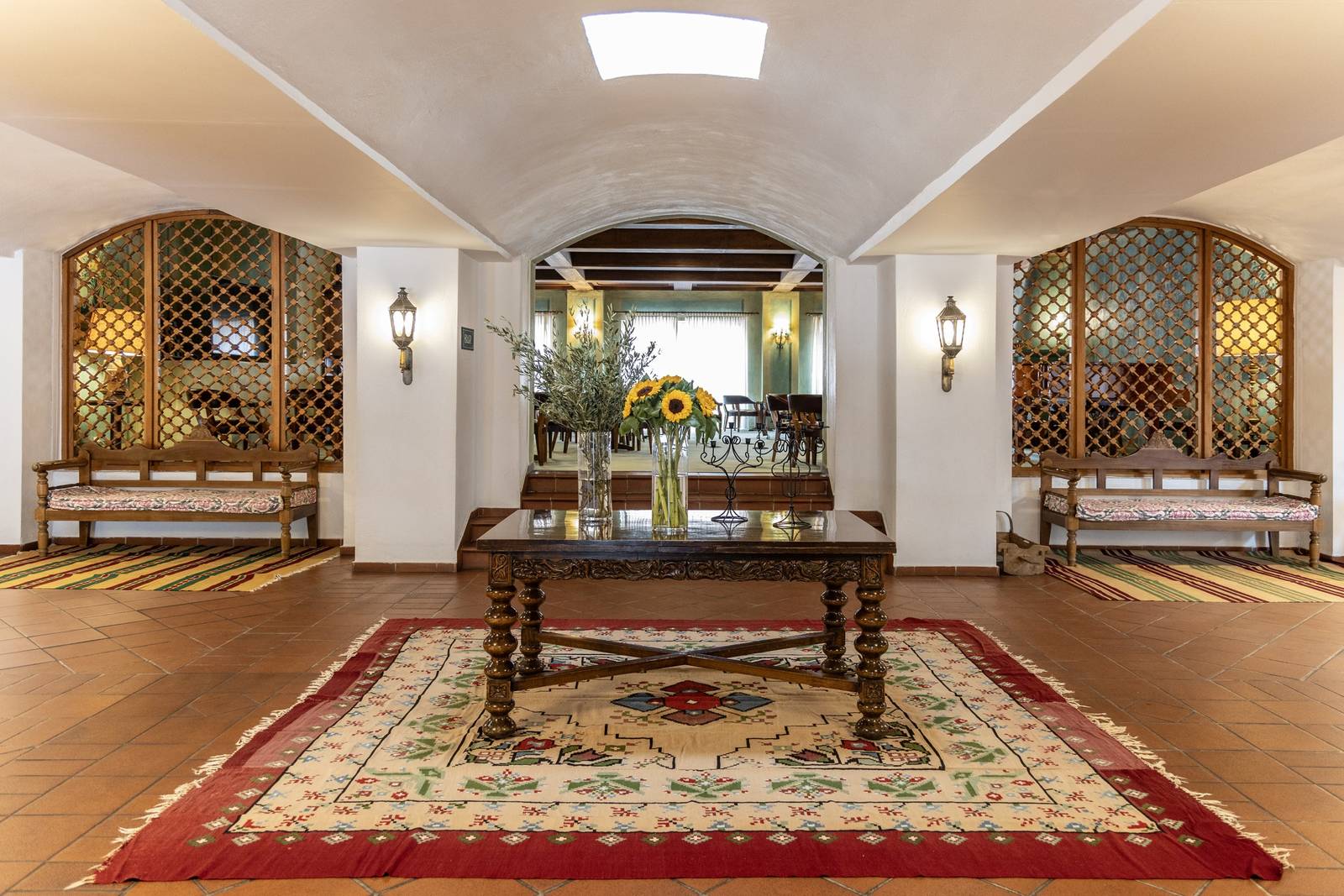 梅特歐拉 Amalia Hotel Meteora 鋪著手工地毯的大廳