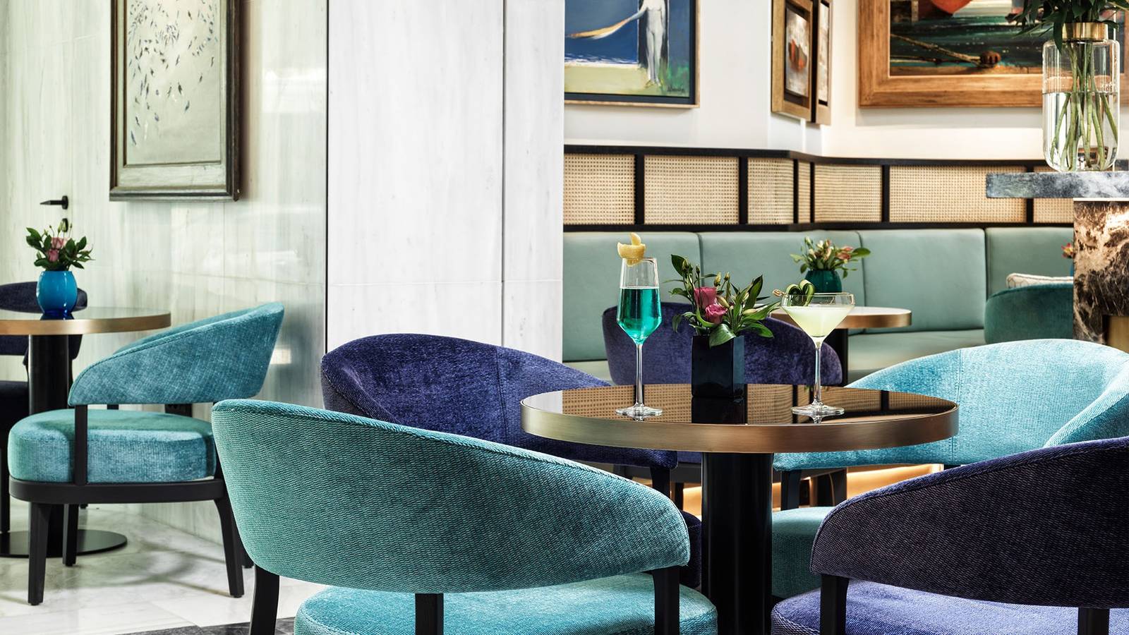 Athens Capital Hotel Galerie Café 座位區