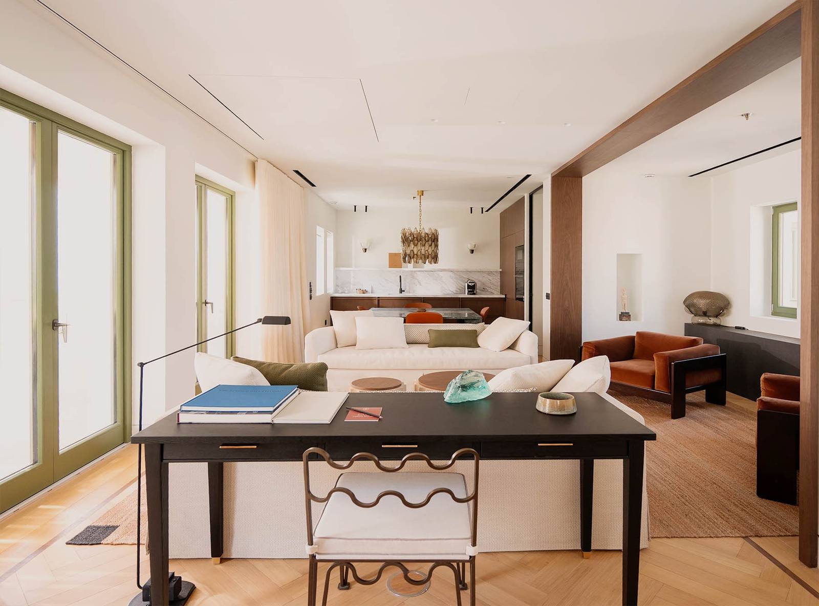 Athens Capital Suites Presidential Suite 餐桌與起居空間