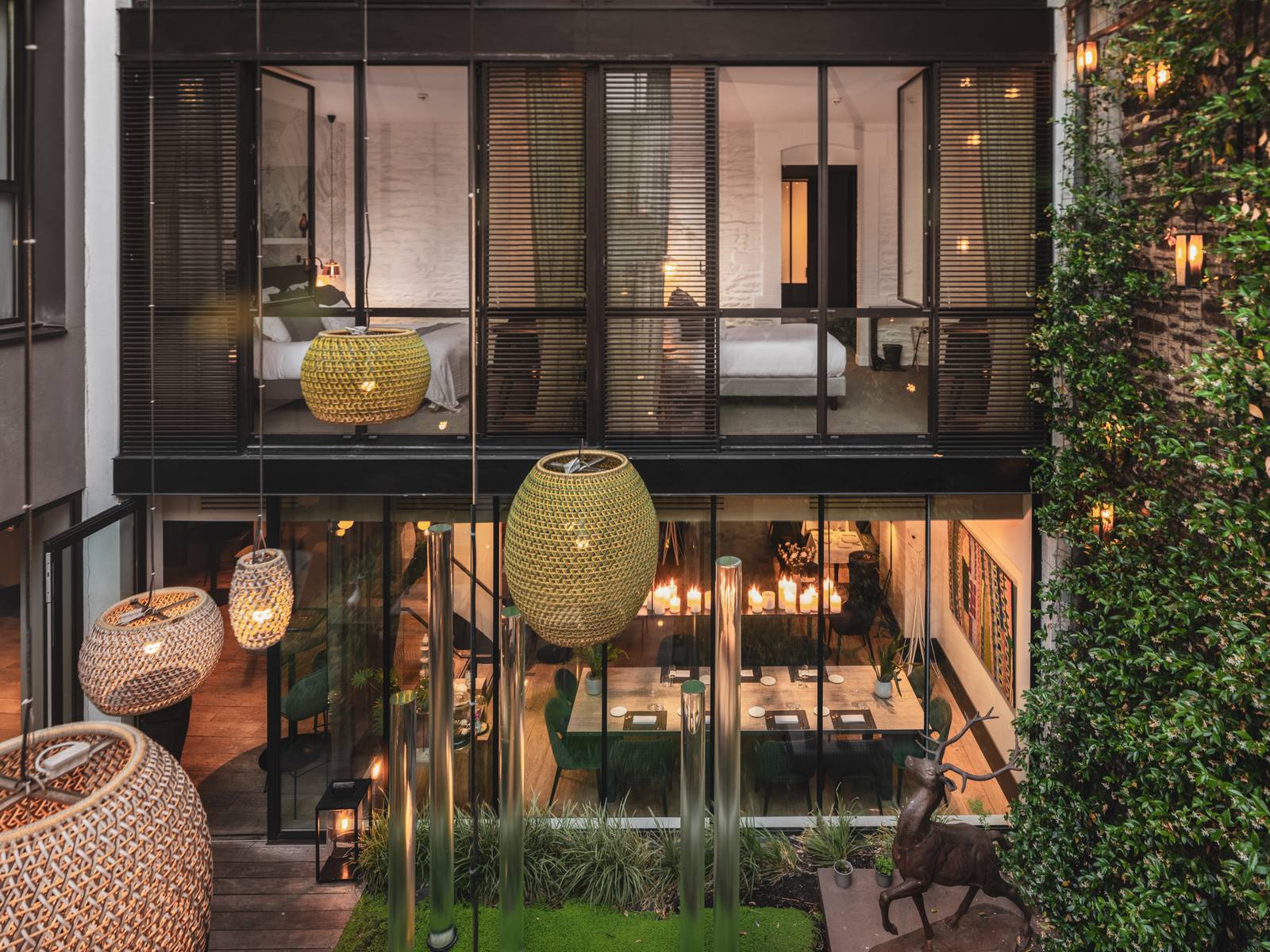 雷恩 Balthazar Hôtel & Spa綠牆環繞的室內中庭