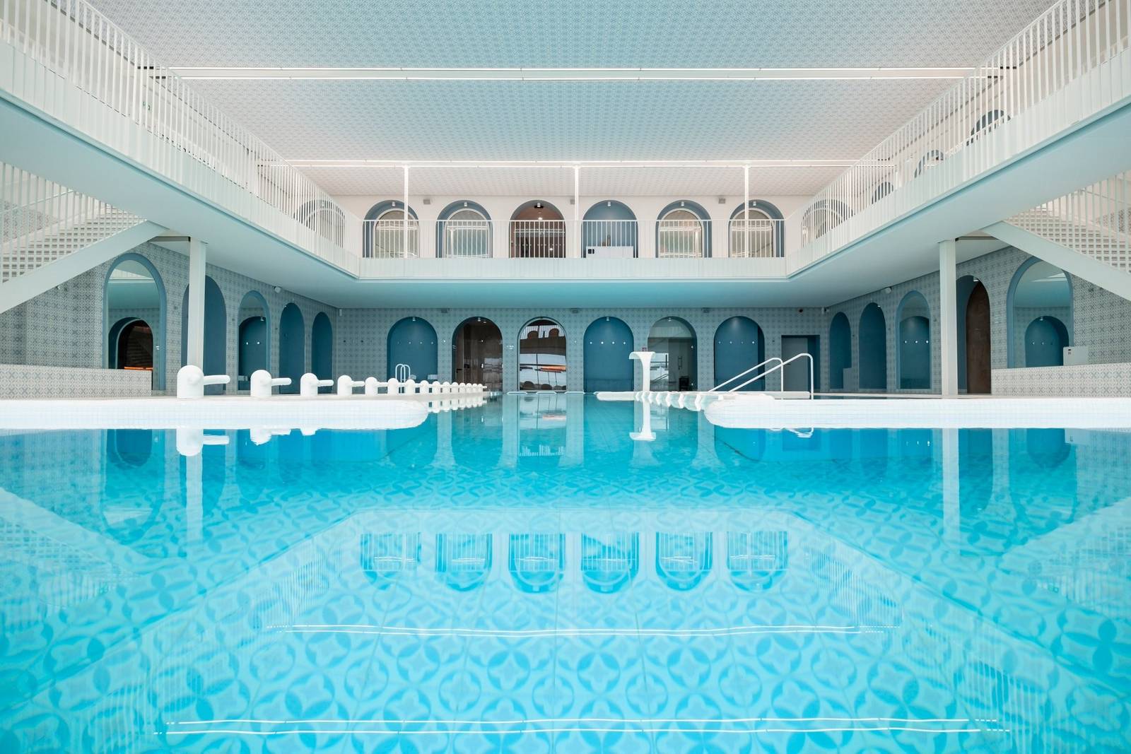 Bel Hôtel Oléron 室內海水泳池