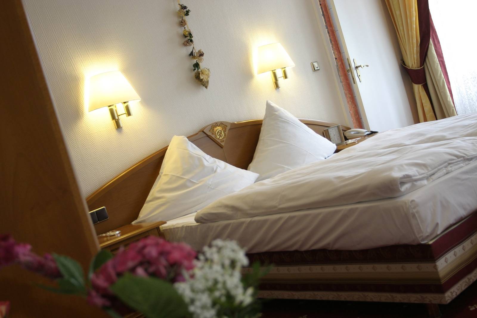 博帕德 Bellevue Rheinhotel 雙人客房床鋪