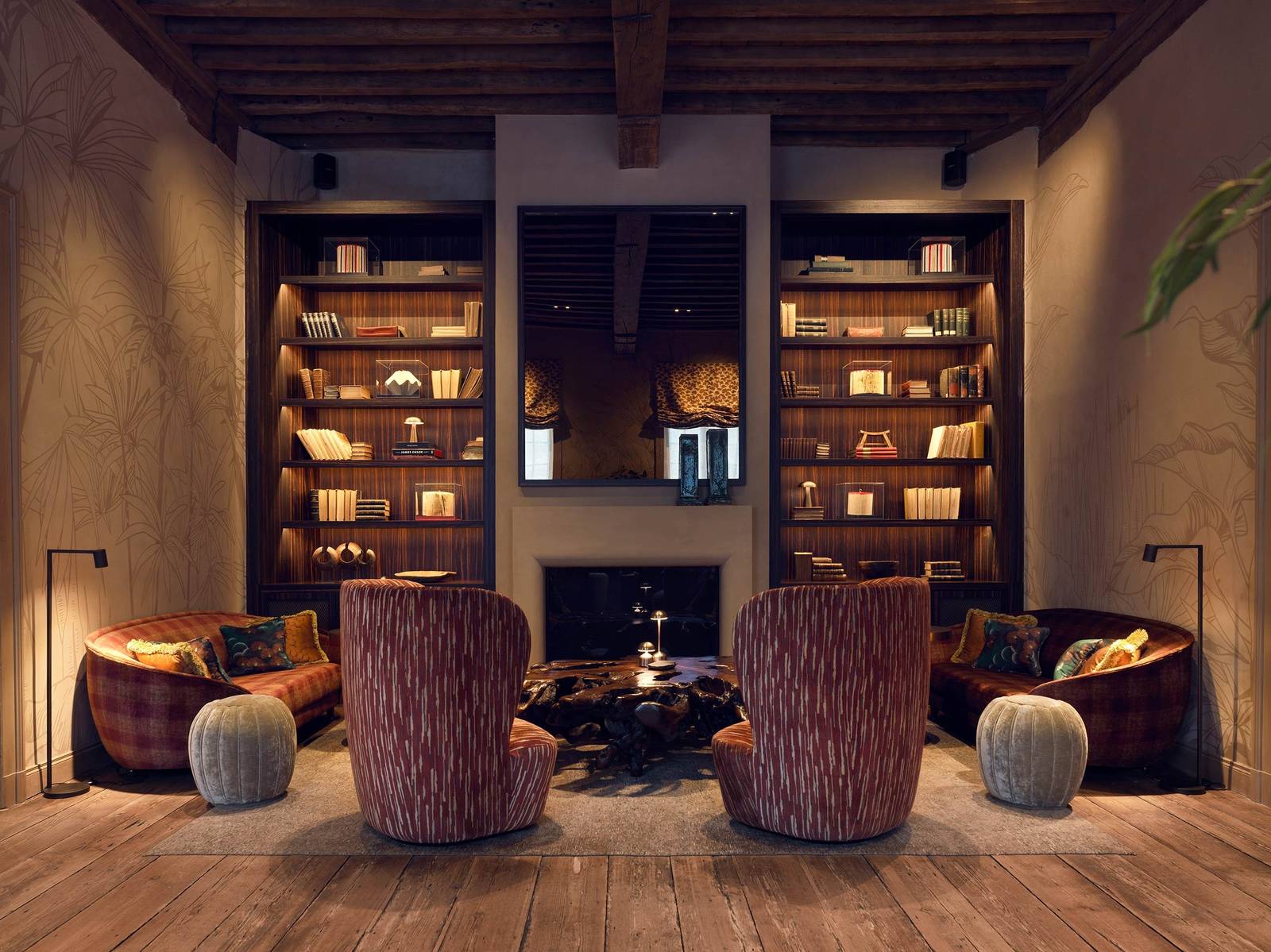 安特衛普 Botanic Sanctuary Henry's Bar 書櫃與壁爐旁的座位