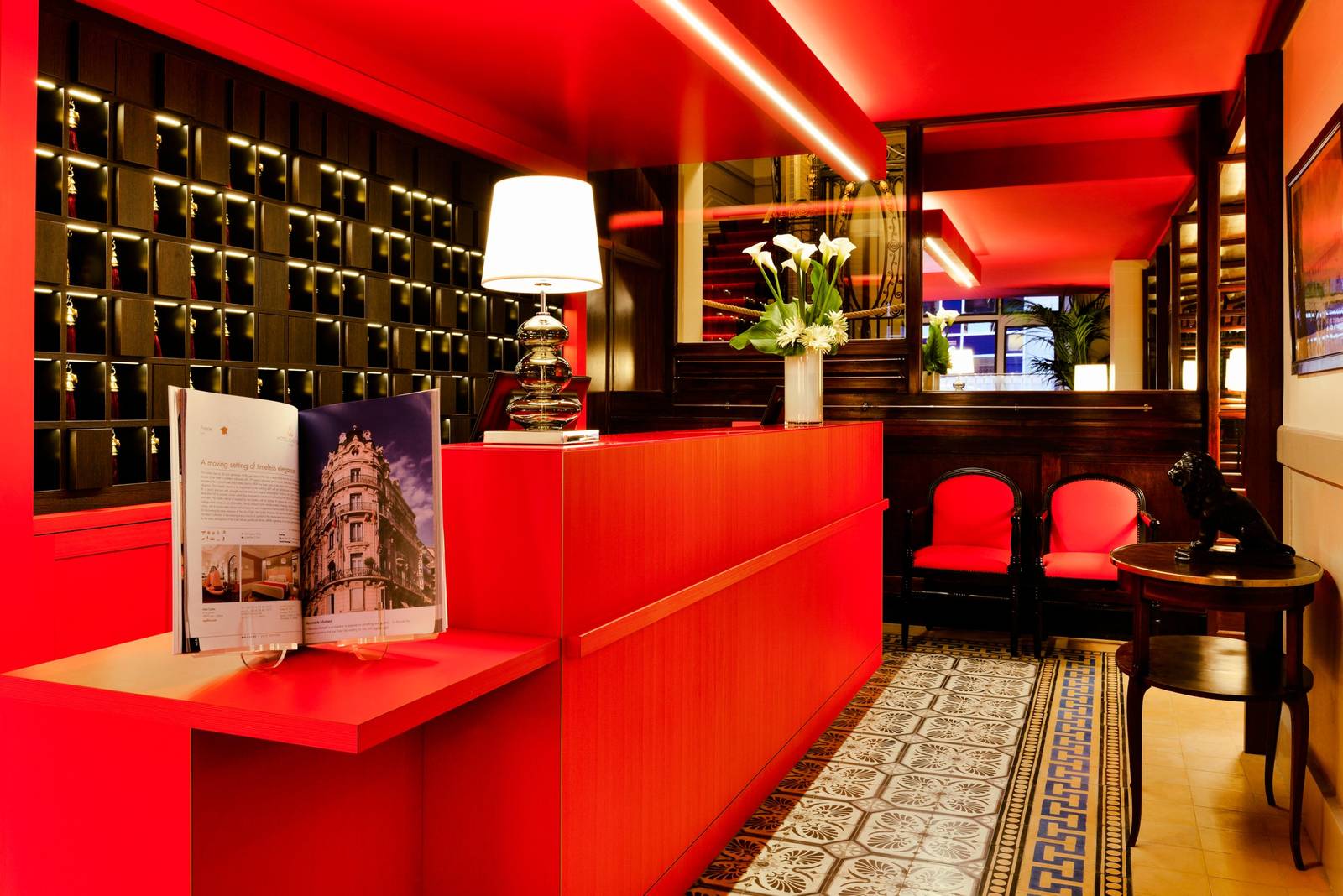里昂 Carlton Hotel Lyon Le Bar du Carlton 紅色吧台