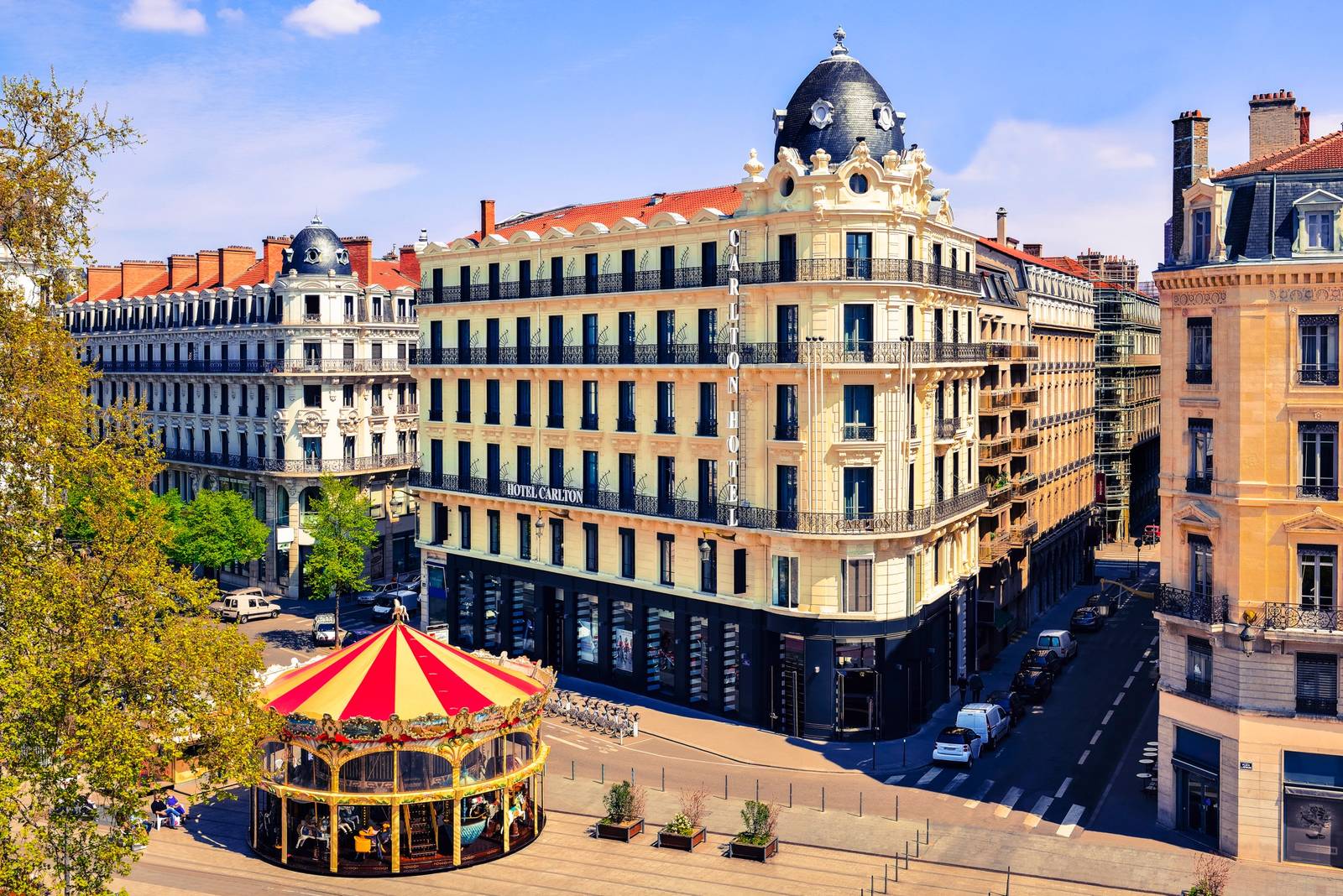 里昂 Carlton Hotel Lyon 與共和廣場街景