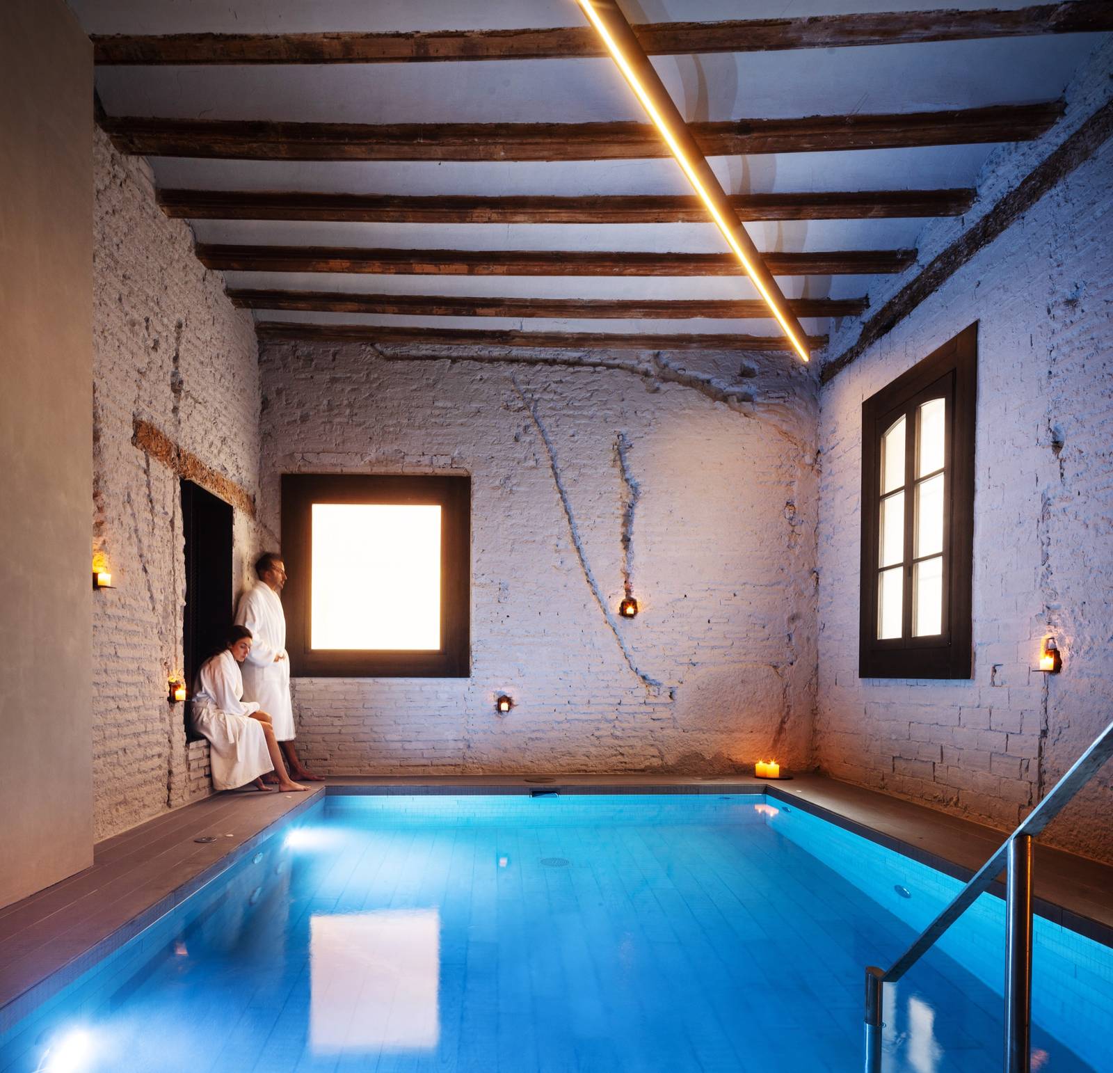 瓦倫西亞 Caro Hotel Casa del Agua 木樑天花下的溫水池