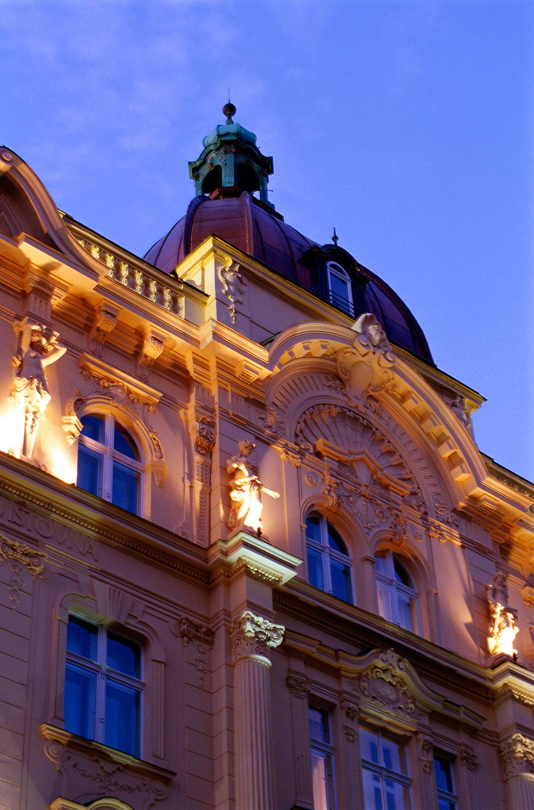 布拉格 Century Old Town Prague 1895 年新巴洛克建築外觀