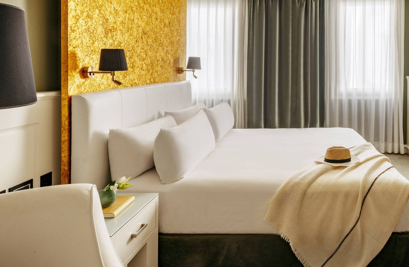 塞維亞 Hotel Colón Gran Meliá 金色牆面客房