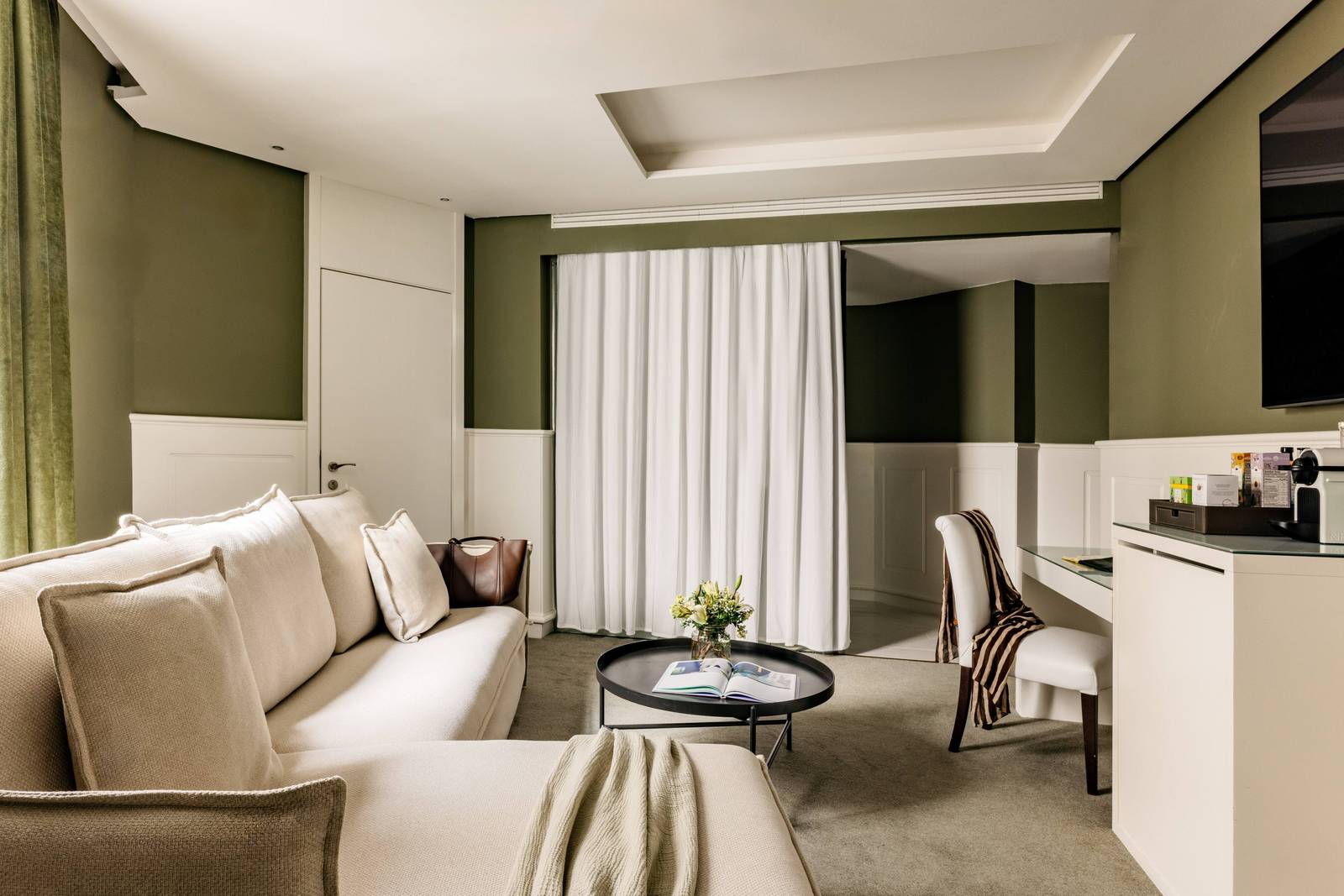 塞維亞 Hotel Colón Gran Meliá 套房起居區