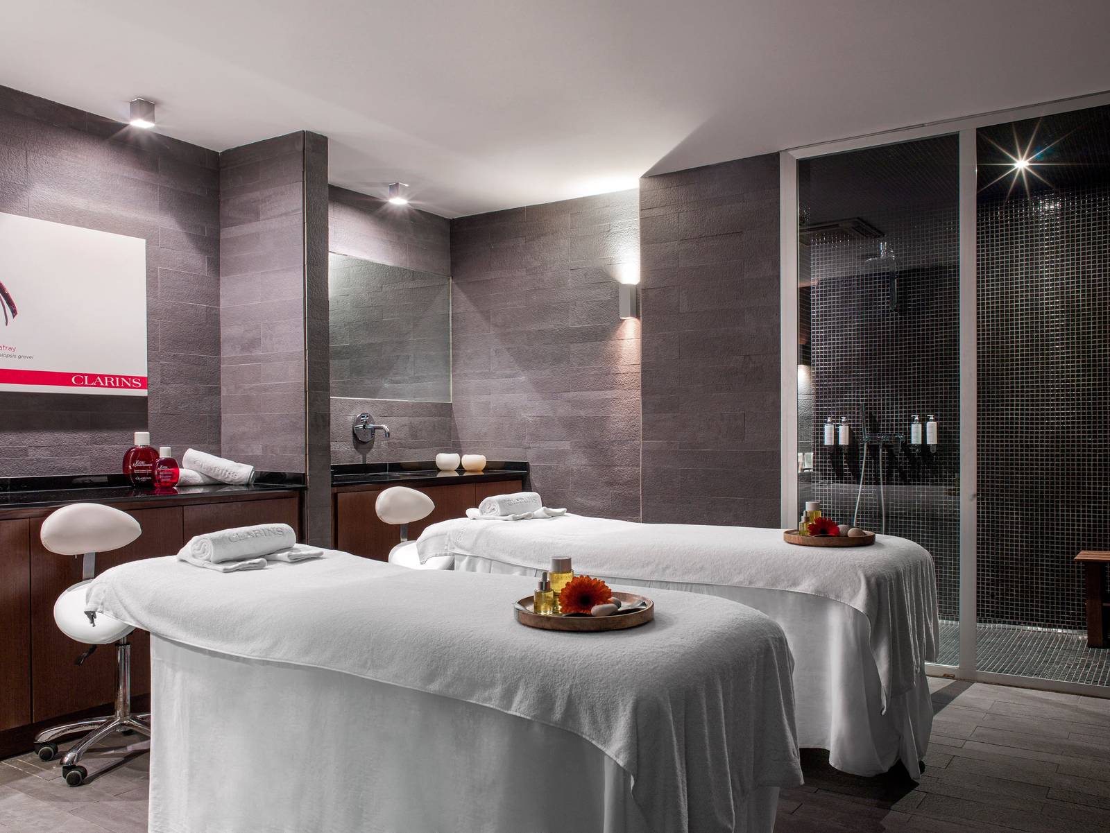 Spa by Clarins & myBlend 雙人療程室