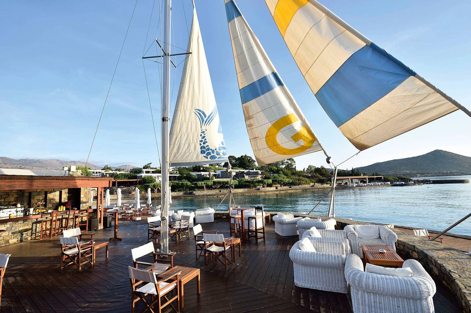 Elounda Bay Palace Sail-In 雞尾酒吧木甲板