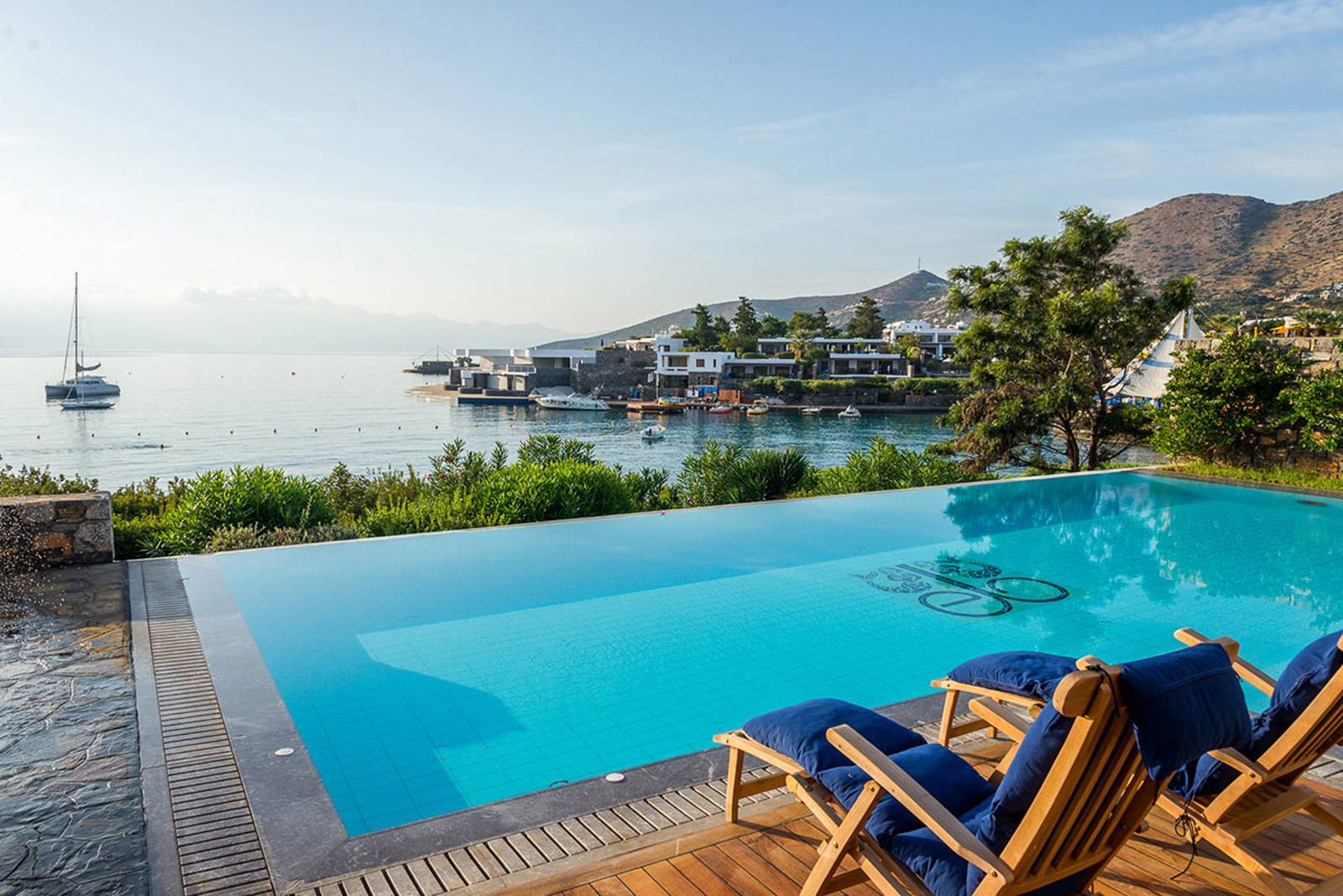 Elounda Bay Palace Mediterranean Villa 私人無邊際泳池