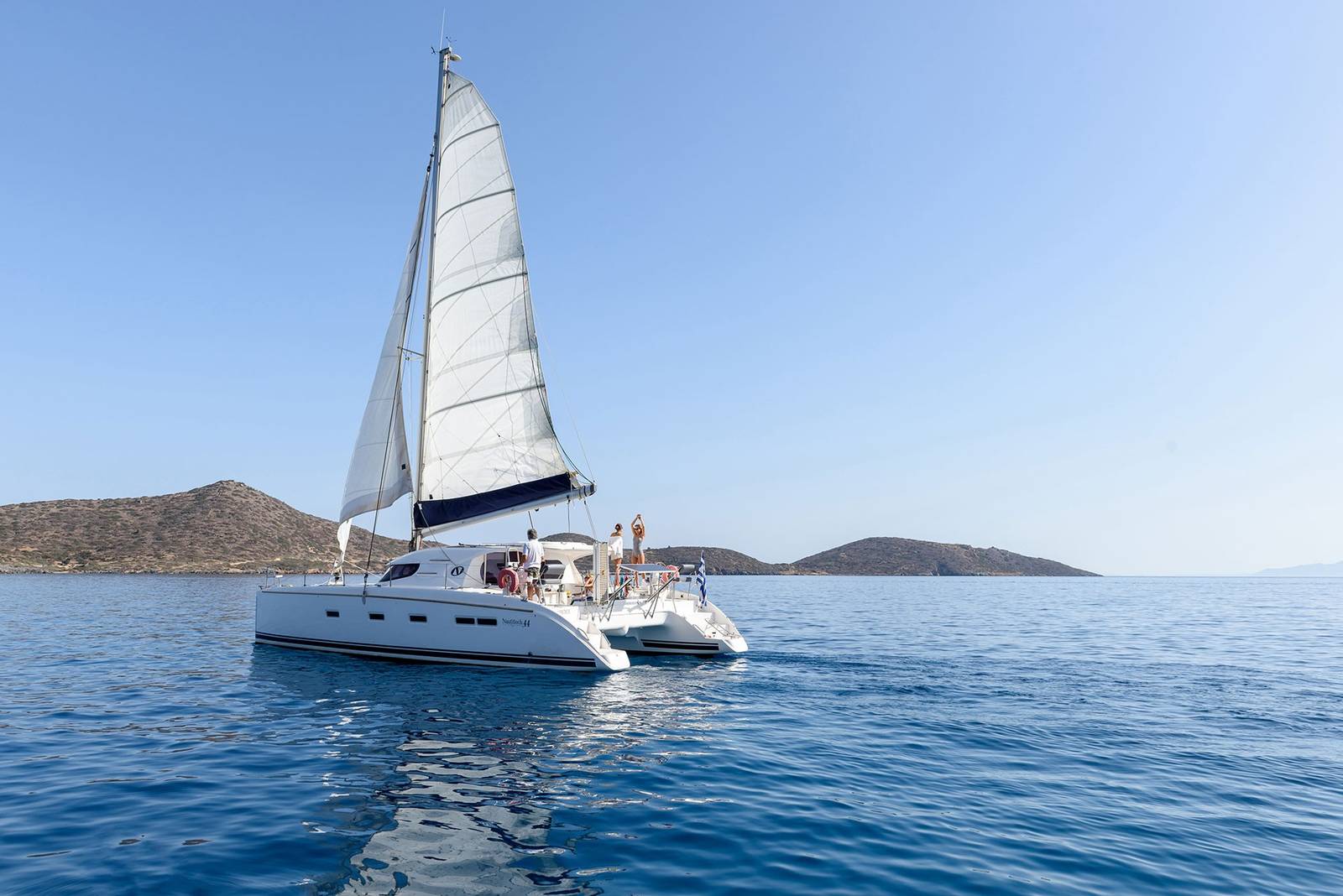 Elounda 灣上的帆船