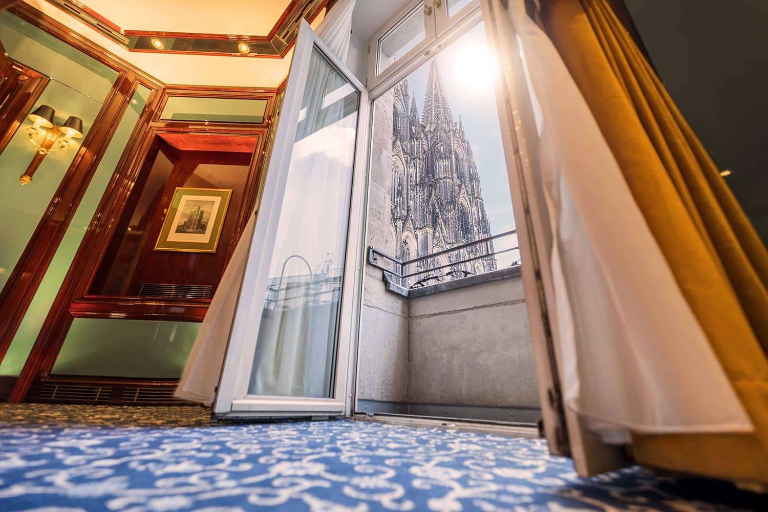科隆 Excelsior Hotel Ernst Domzimmer 陽台門外的科隆大教堂