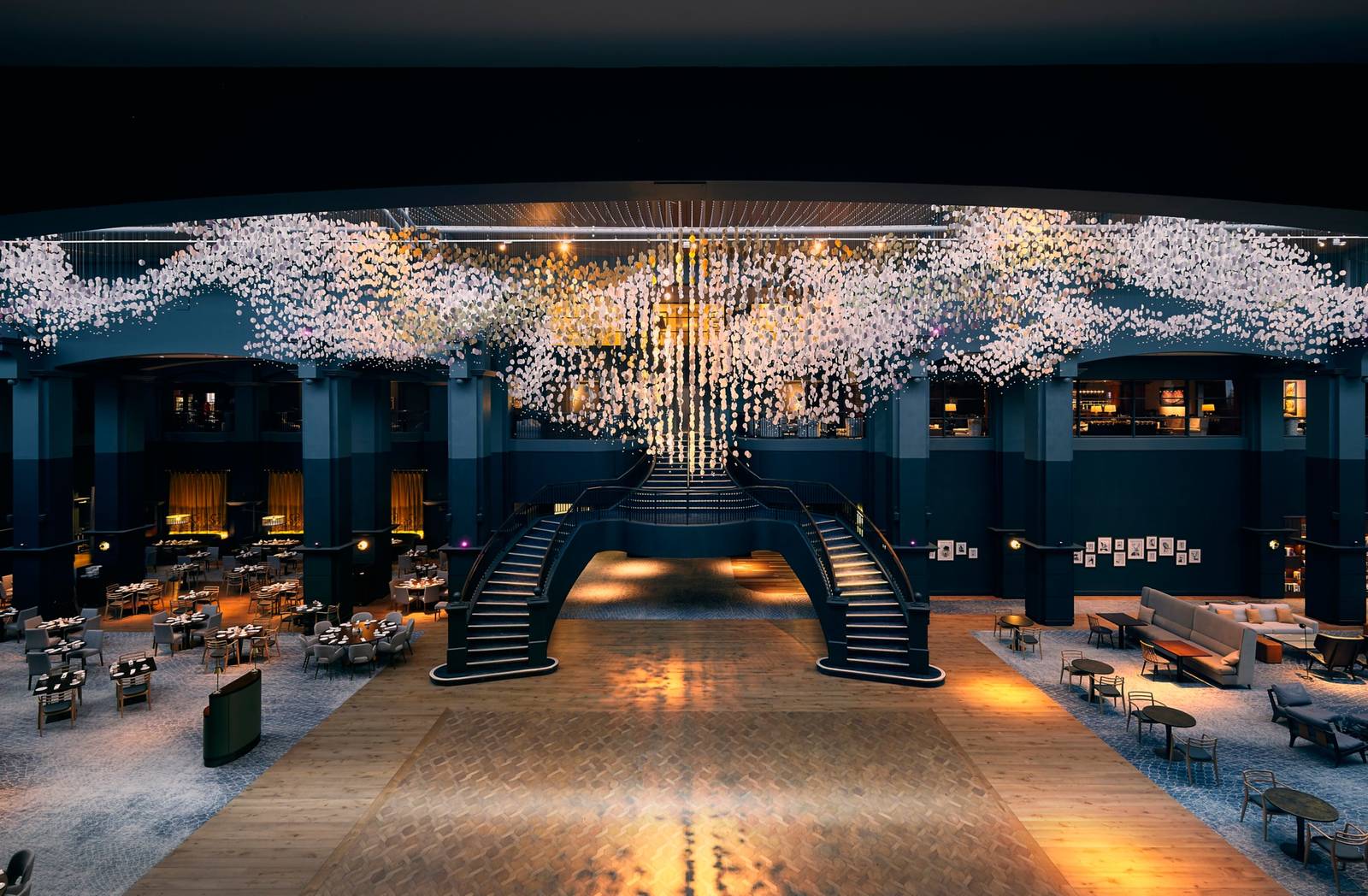 聖安德魯斯費爾蒙酒店夜晚的中庭 Atrium Lounge