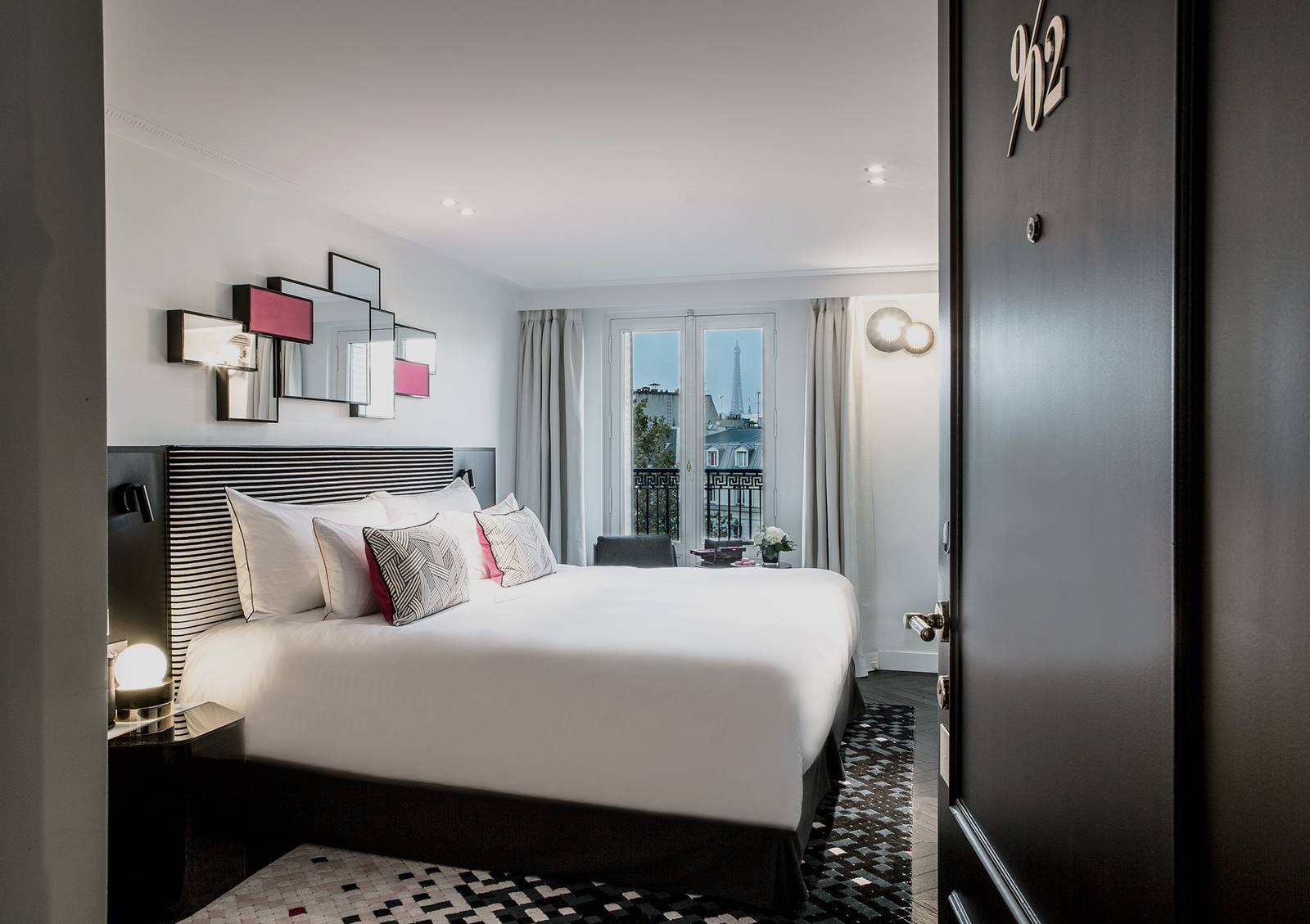 Fauchon L'Hôtel Paris 艾菲爾鐵塔景 Deluxe 客房