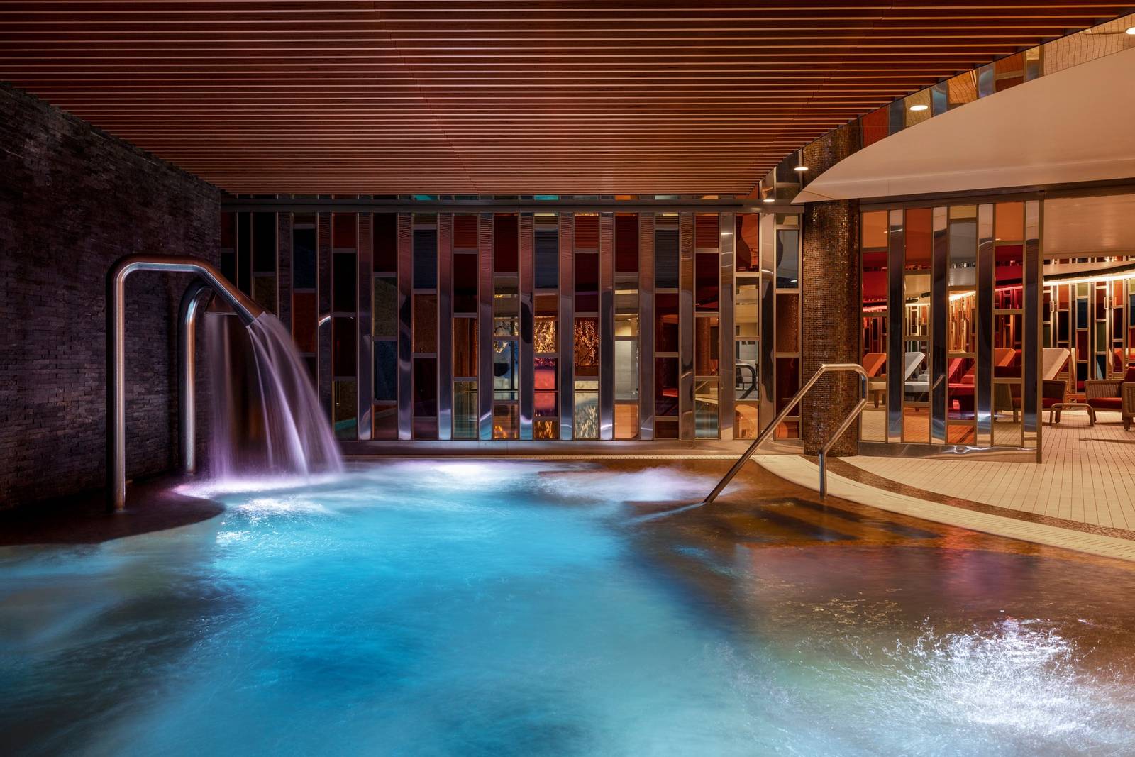 Fouquet's Courchevel Spa 按摩水療池