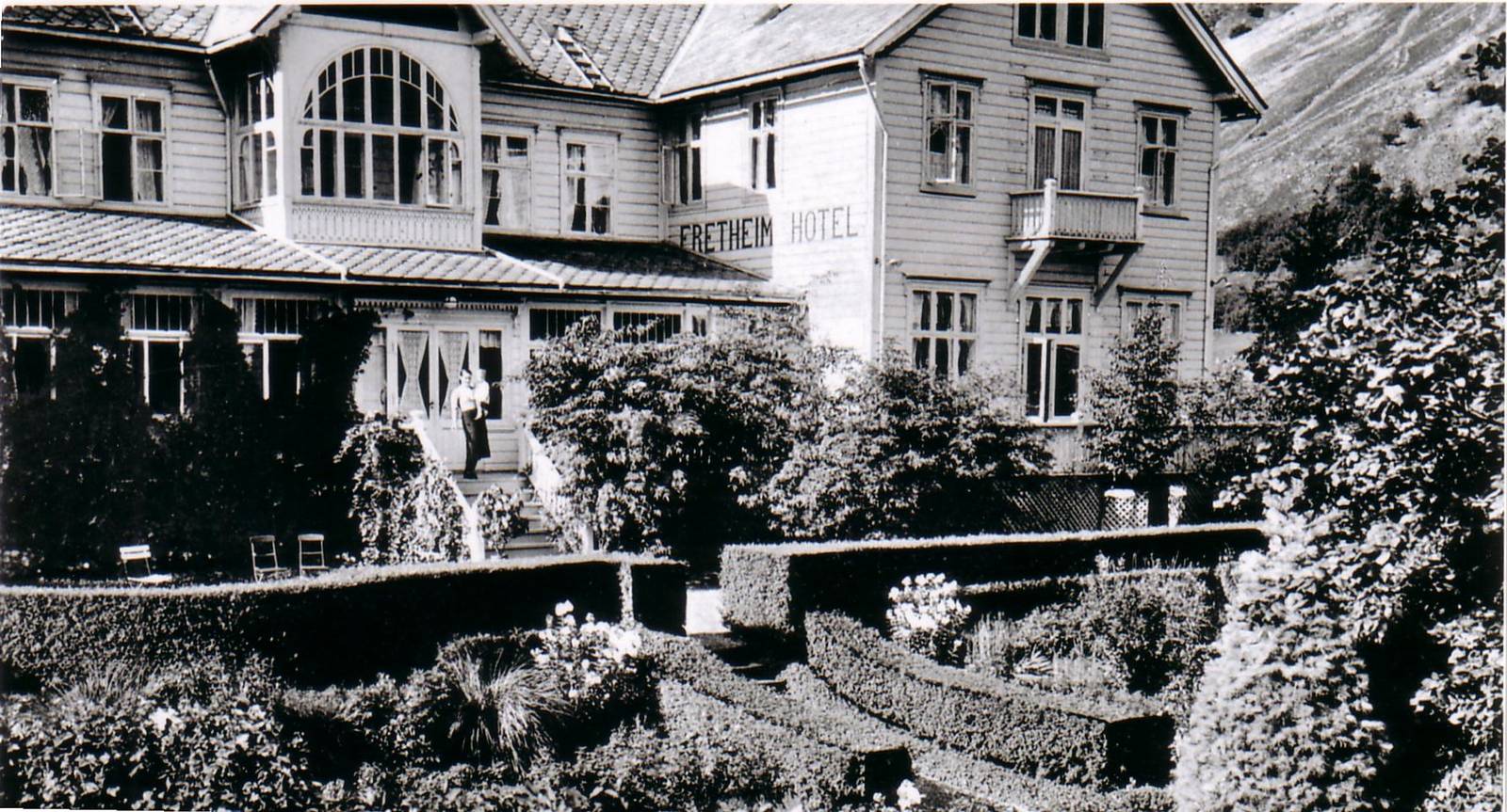 弗洛姆 Fretheim Hotel 早年的黑白歷史照片