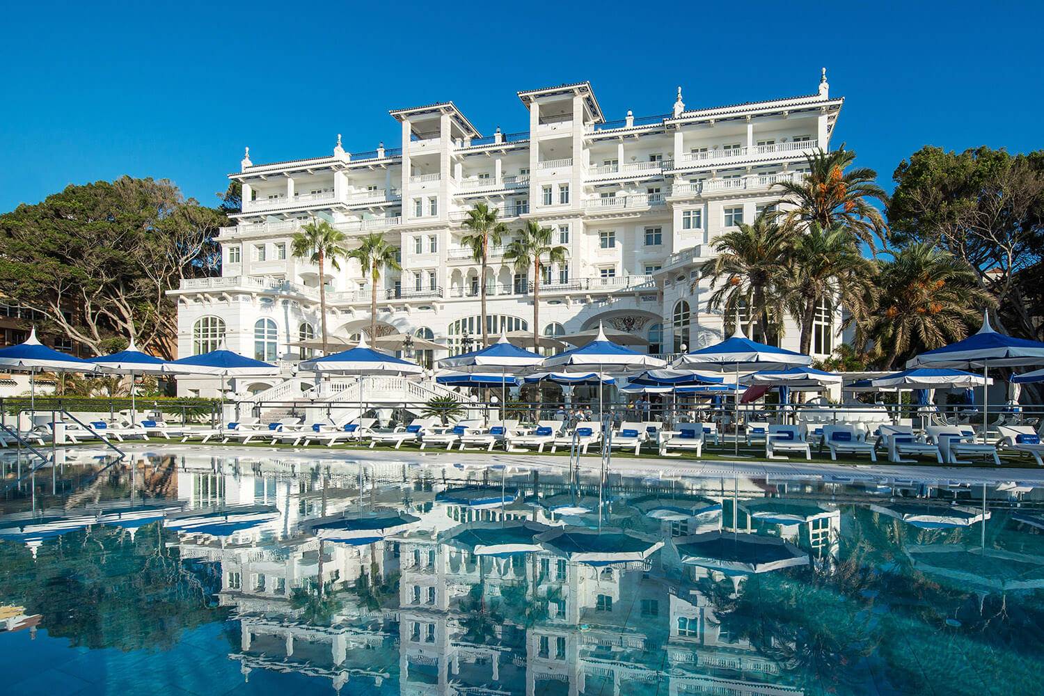 Gran Hotel Miramar 戶外泳池與酒店立面