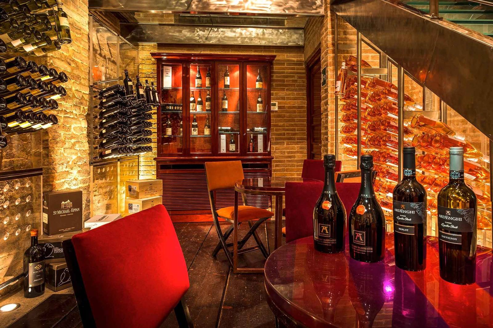 Grand Hotel Continental 酒窖內的葡萄酒陳列