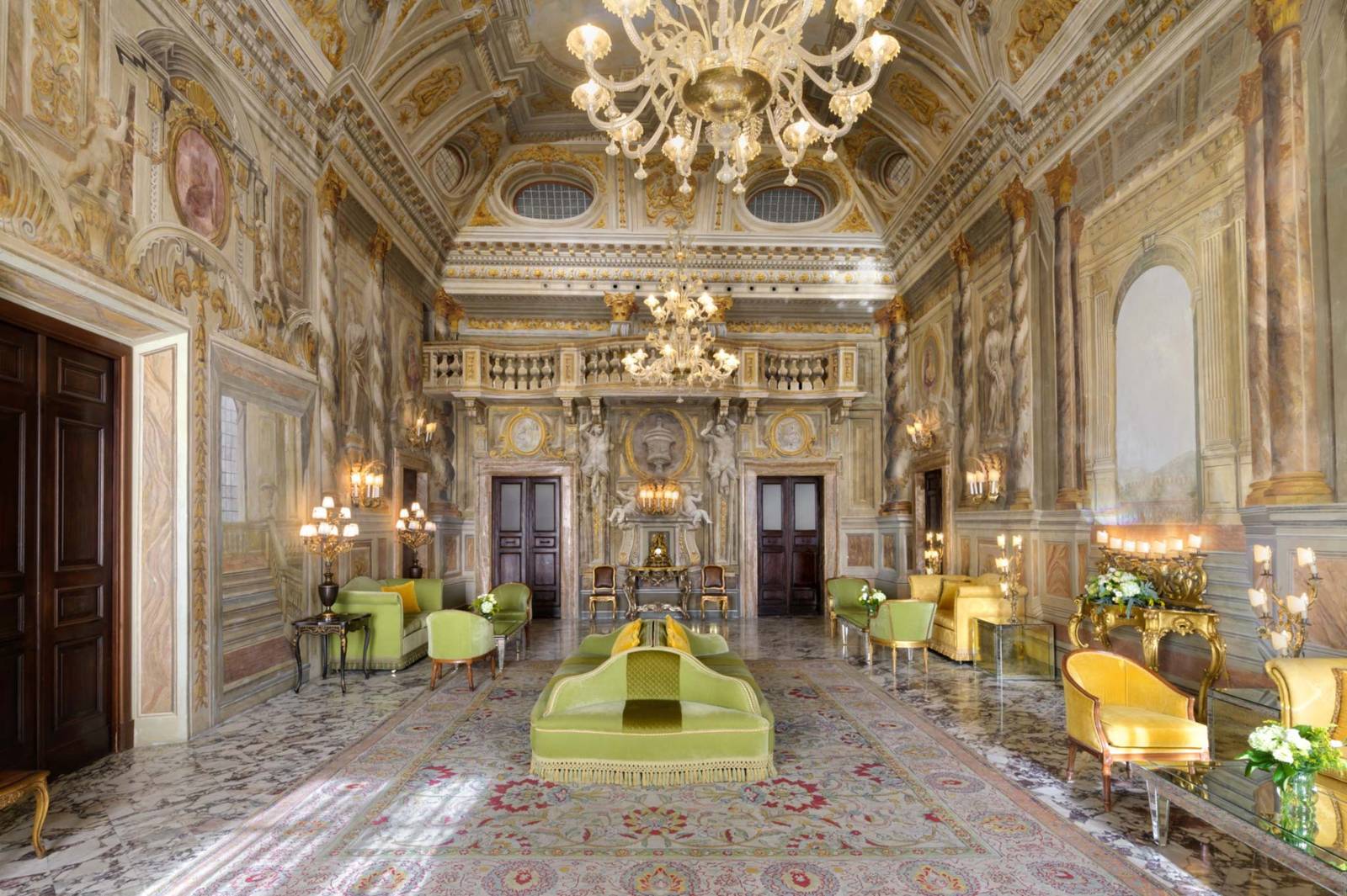 西恩納 Grand Hotel Continental 濕壁畫環繞的 Salone delle Feste 宴會廳