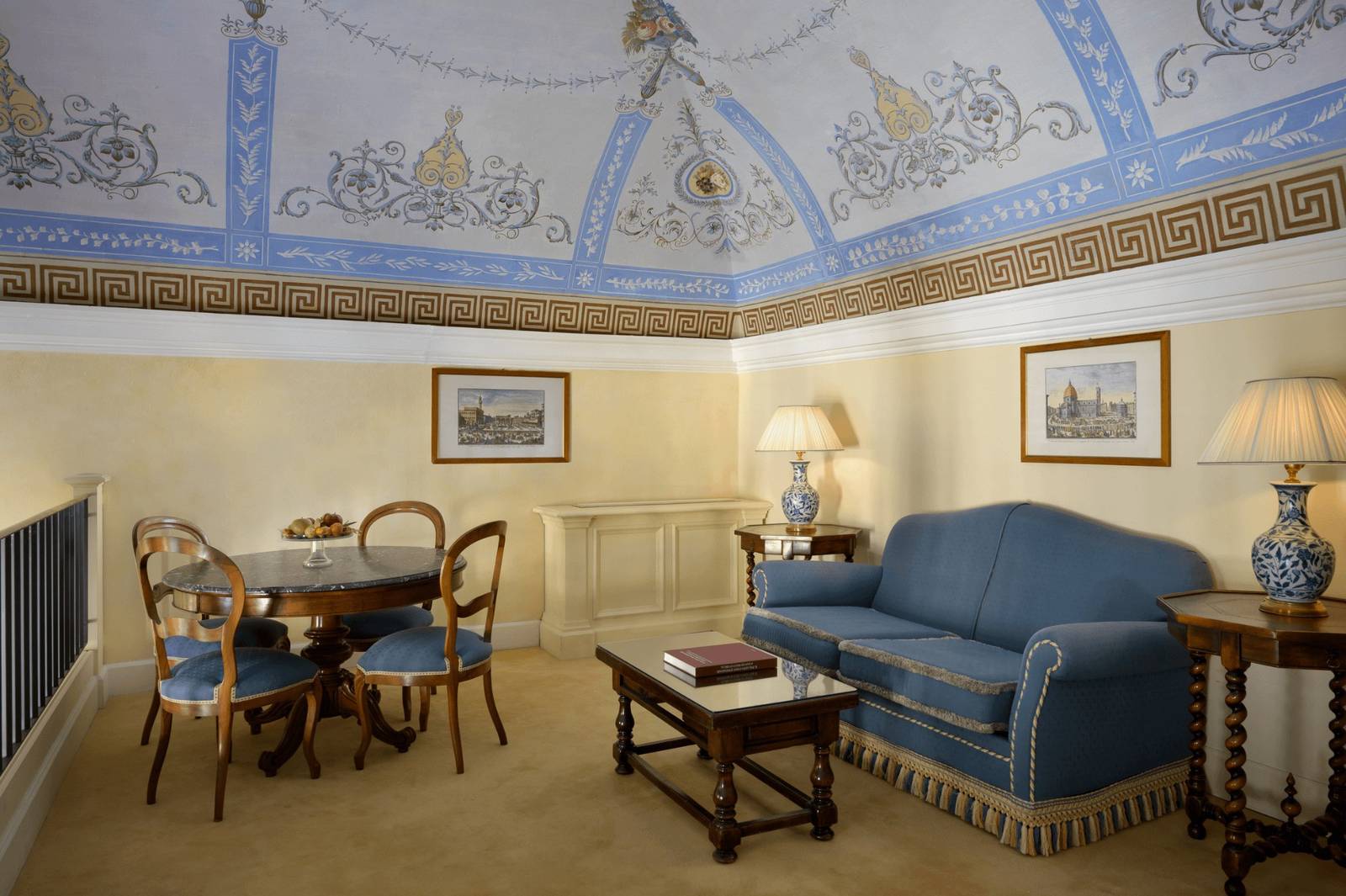 Grand Hotel Continental Heritage Suite 濕壁畫拱頂起居區