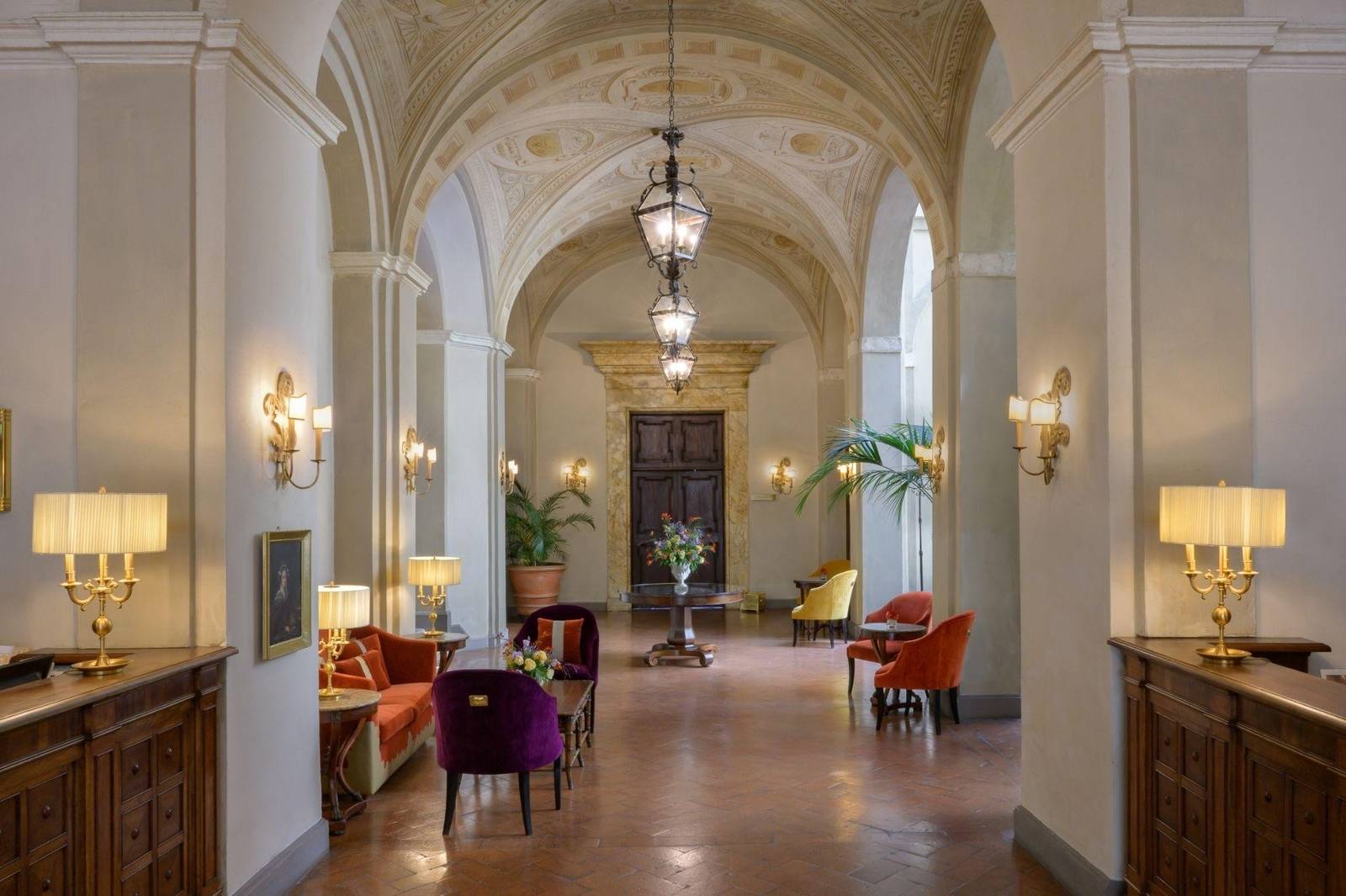 Grand Hotel Continental 宮殿中庭改建的挑高大廳