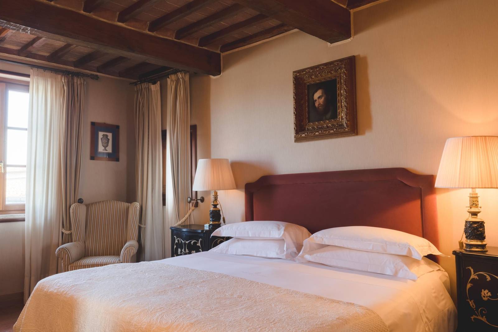 Grand Hotel Continental Panoramic Suite 木樑天花板臥室