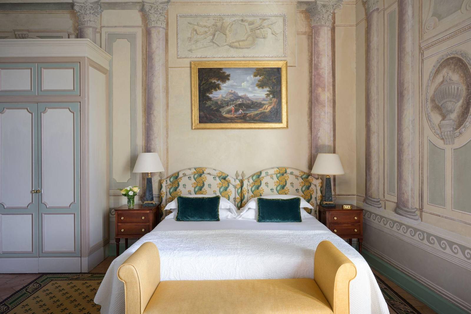 Grand Hotel Continental Noble Junior Suite 錯視壁畫臥室