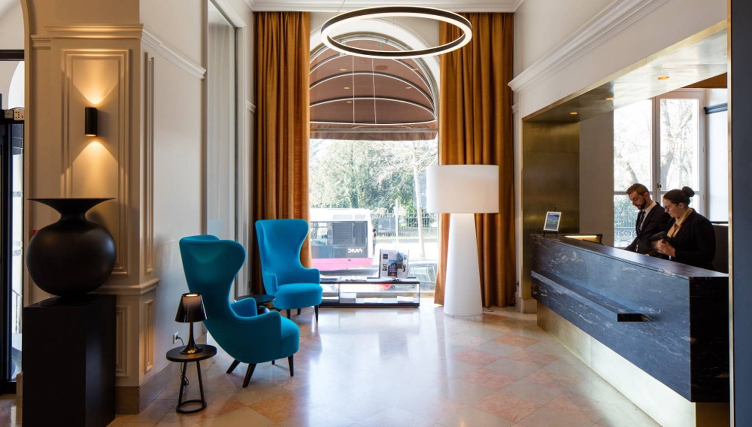 Grand Hôtel La Cloche 接待大廳