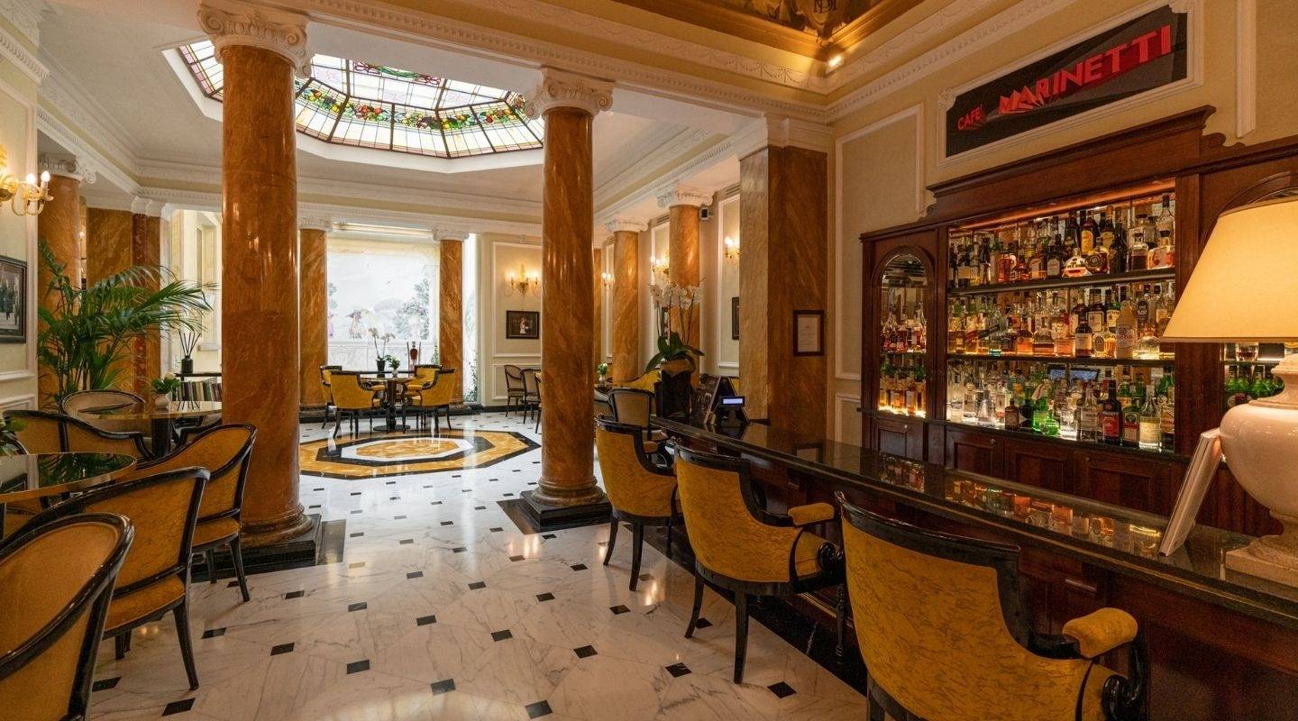 波隆那 Grand Hotel Majestic già Baglioni Café Marinetti 吧台與大理石地板