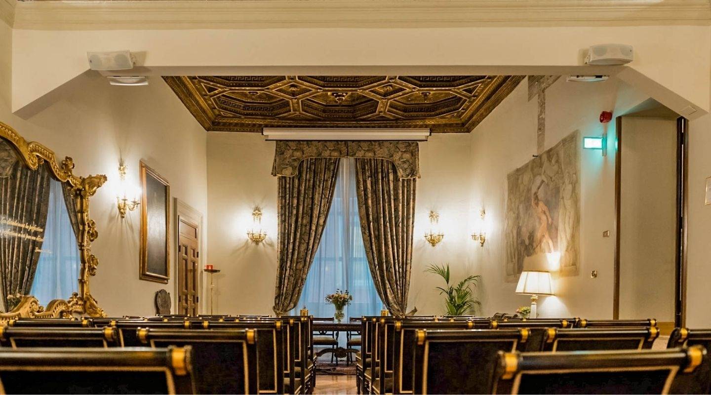 波隆那 Grand Hotel Majestic già Baglioni Sala Europa 會議室的濕壁畫飾帶