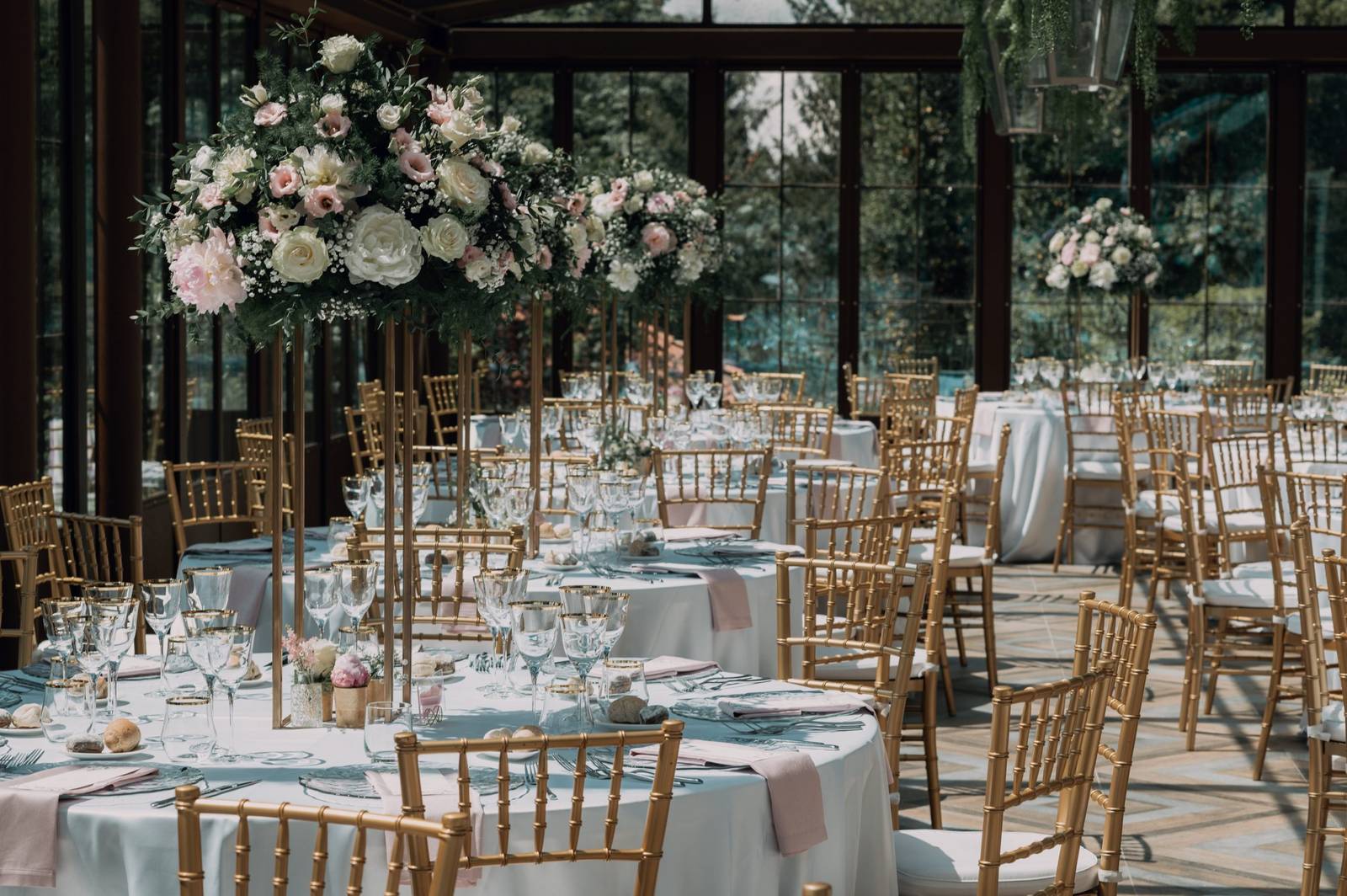 杜林 Grand Hotel Sitea 玻璃溫室裡的宴會圓桌與花藝