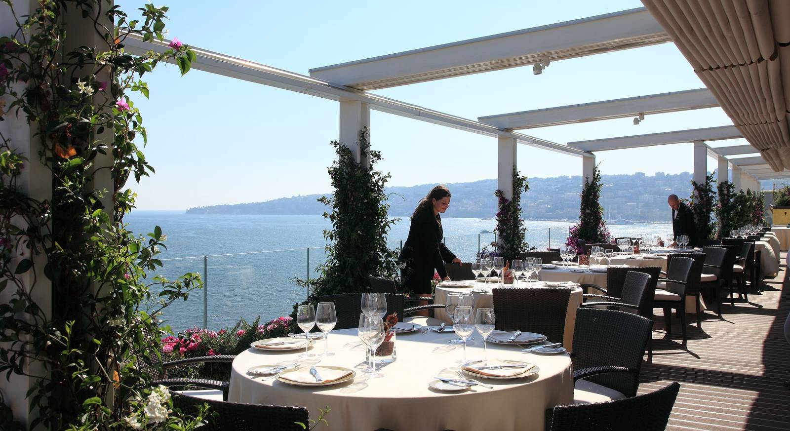 拿坡里 Grand Hotel Vesuvio Caruso Roof Garden 屋頂餐廳海景座位