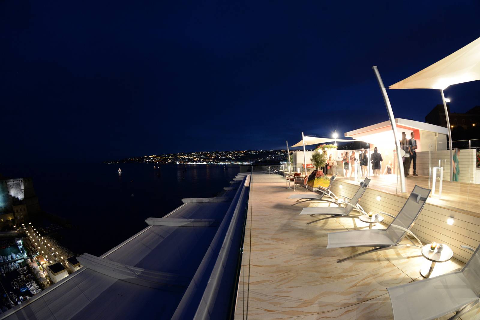拿坡里 Grand Hotel Vesuvio Sky Lounge 雞尾酒吧夜景