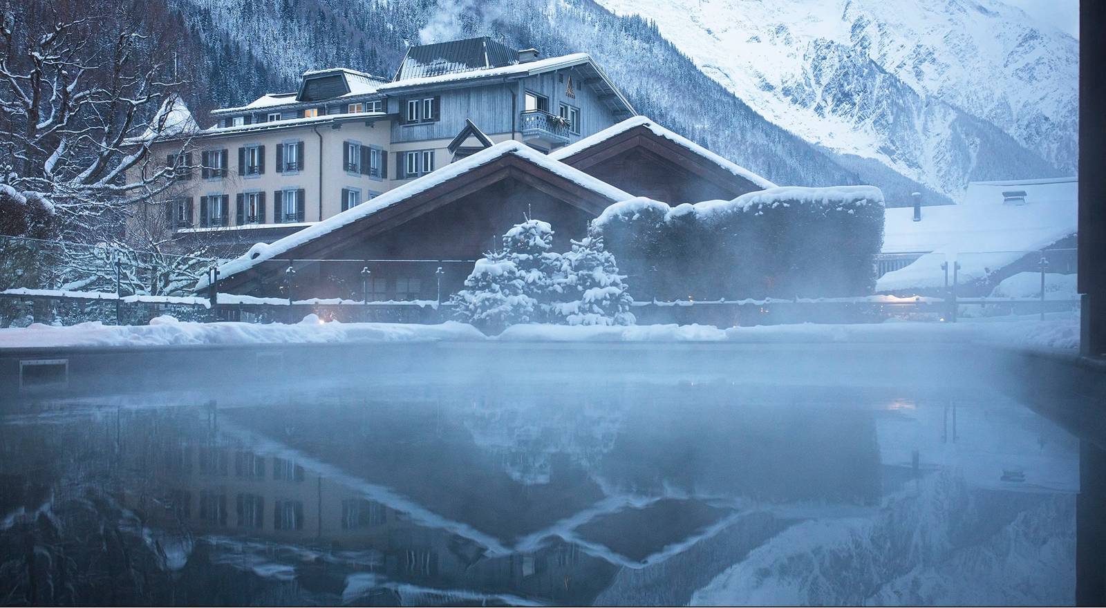 霞慕尼 Hameau Albert 1er 冬季冒著熱氣的戶外泳池