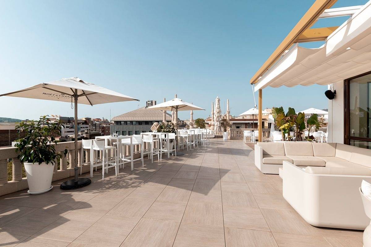 Hotel Casa Fuster Mirador 頂樓露台座位區