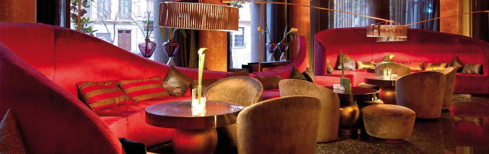 Hotel Casa Fuster 爵士酒吧紅色沙發座位