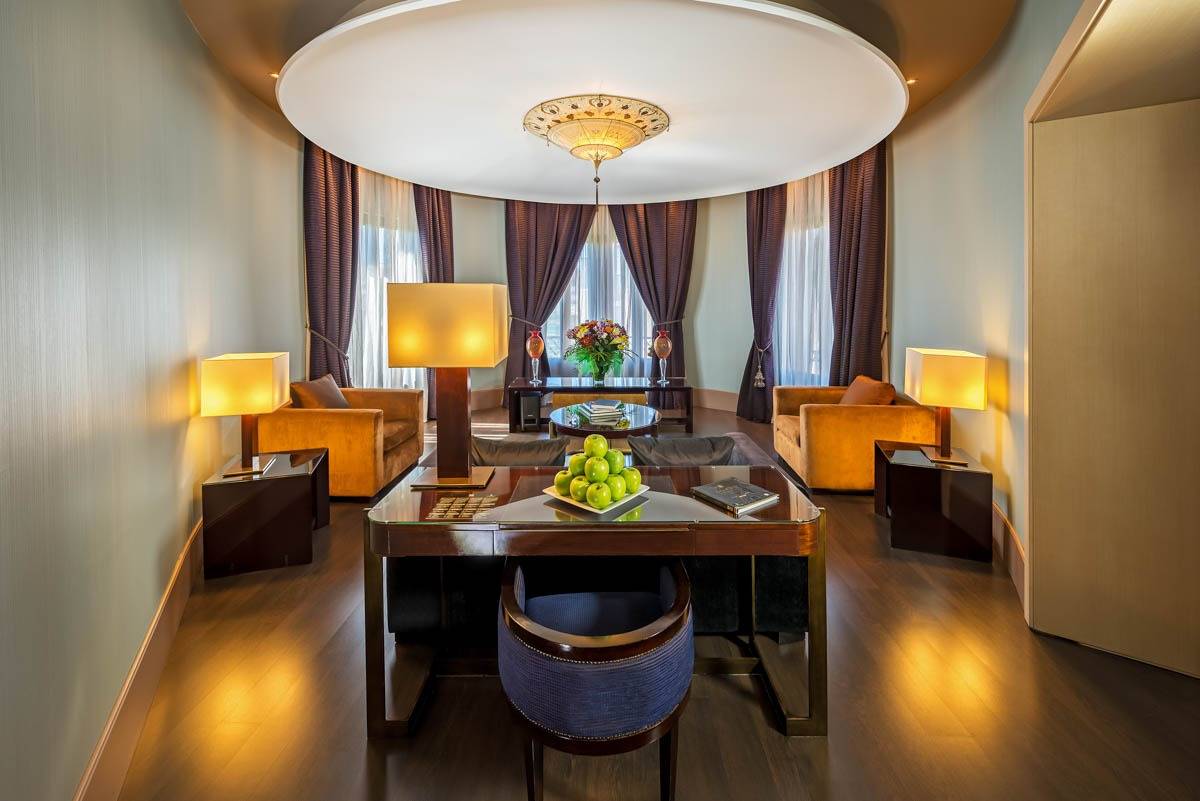 Hotel Casa Fuster 塔樓套房圓形起居室