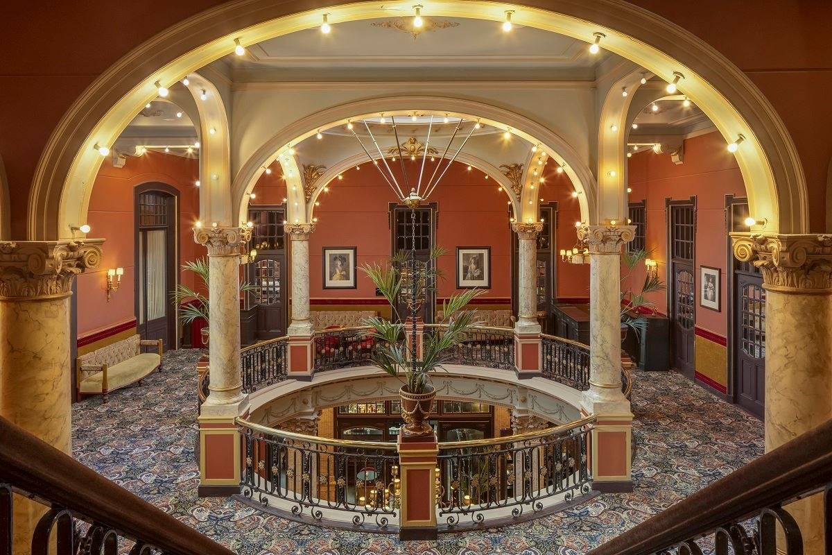 海牙 Hotel Des Indes 二樓 Rotunda 圓形迴廊與拱門