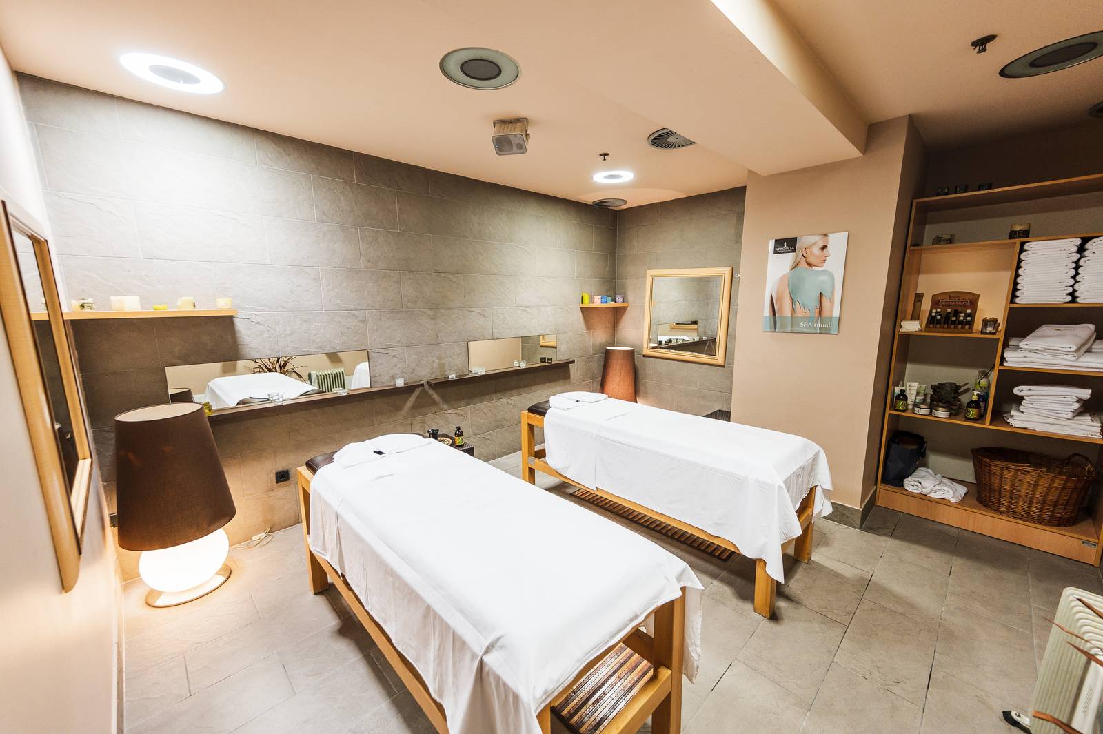 塞拉耶佛 Hotel Europe Spa 的雙人按摩室