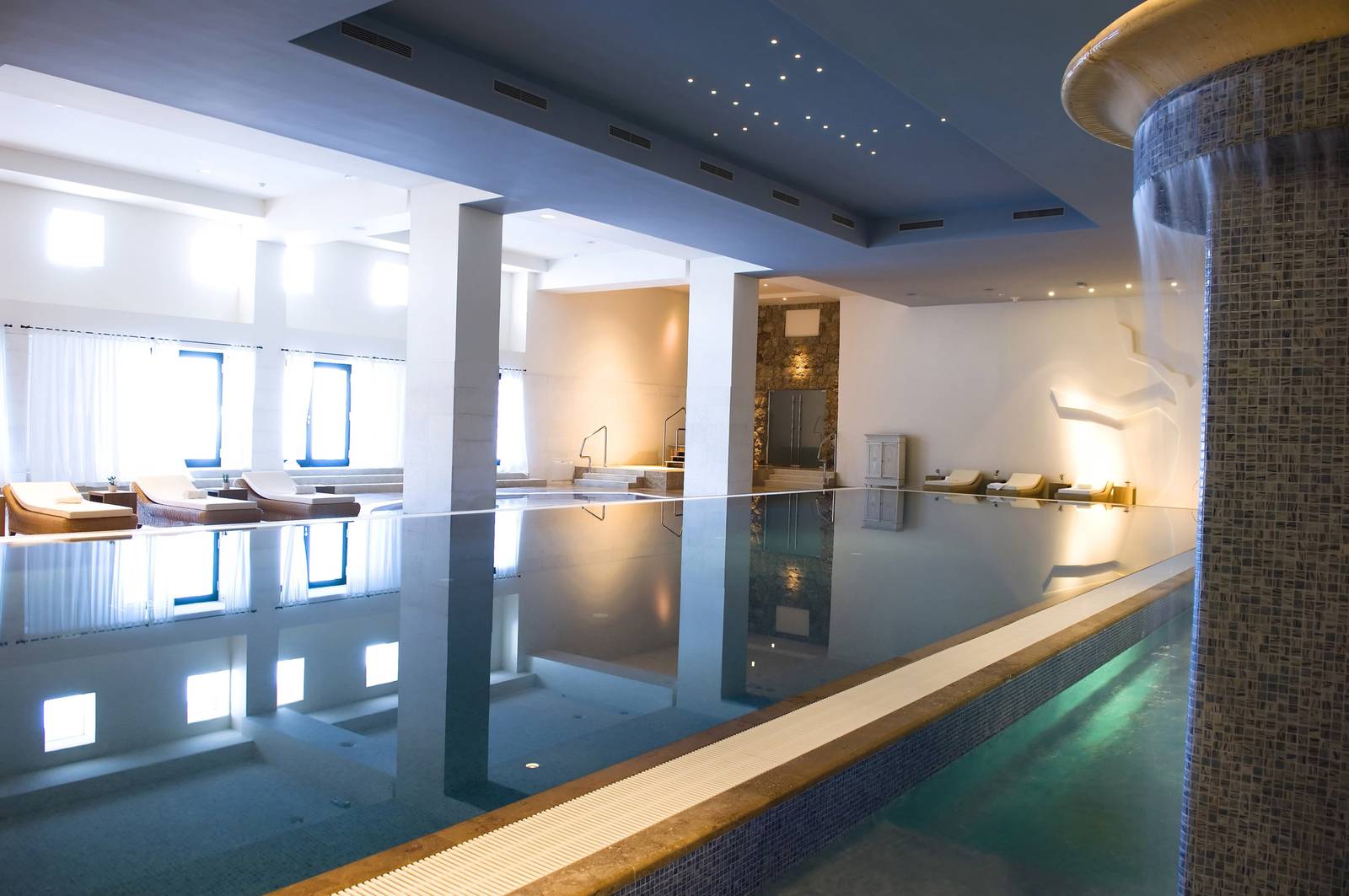 Hotel Excelsior Dubrovnik Spa 的室內泳池