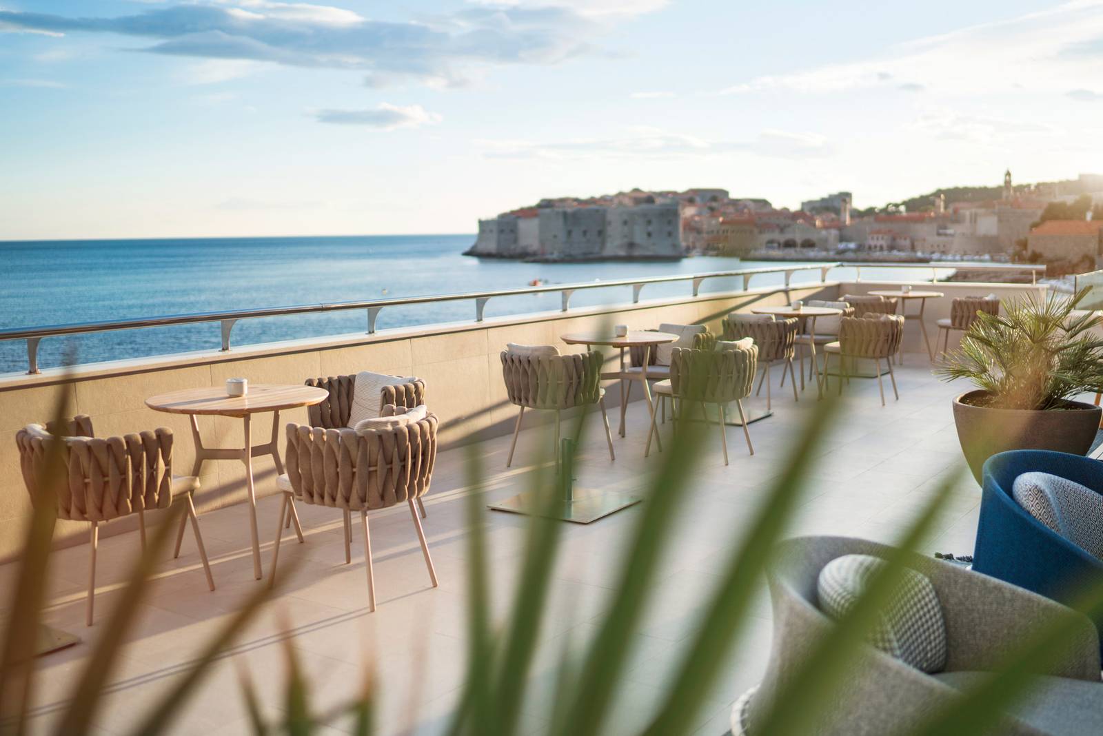 Hotel Excelsior Dubrovnik 露台座位正對杜布羅夫尼克老城