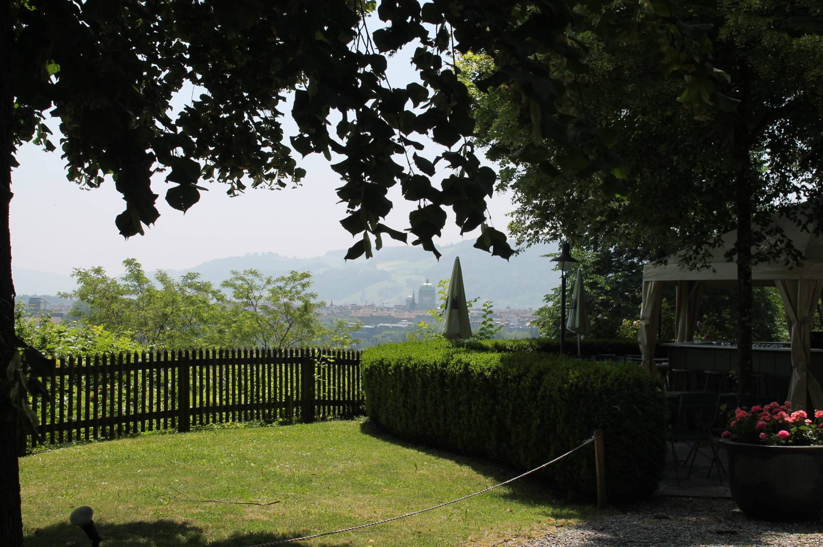 伯恩 Hotel Innere Enge 公園草坪與樹籬