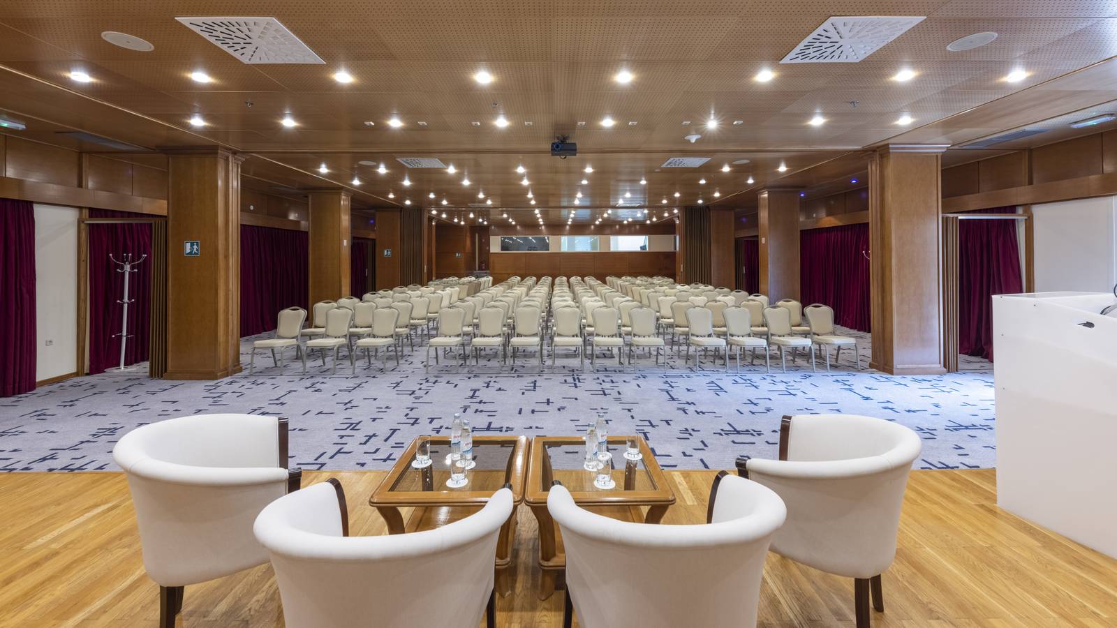 十六湖 Hotel Jezero 多功能會議廳