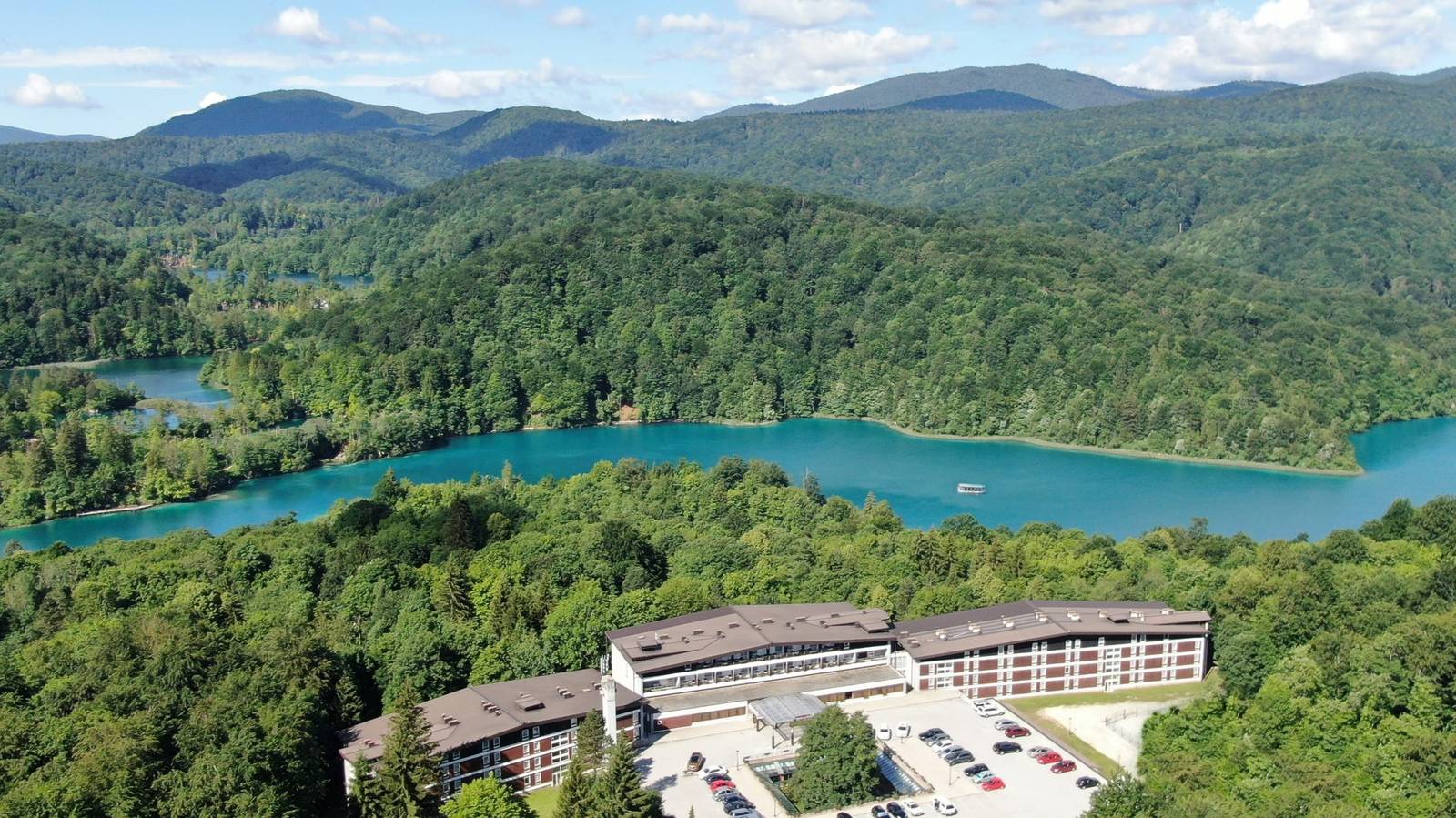 十六湖 Hotel Jezero