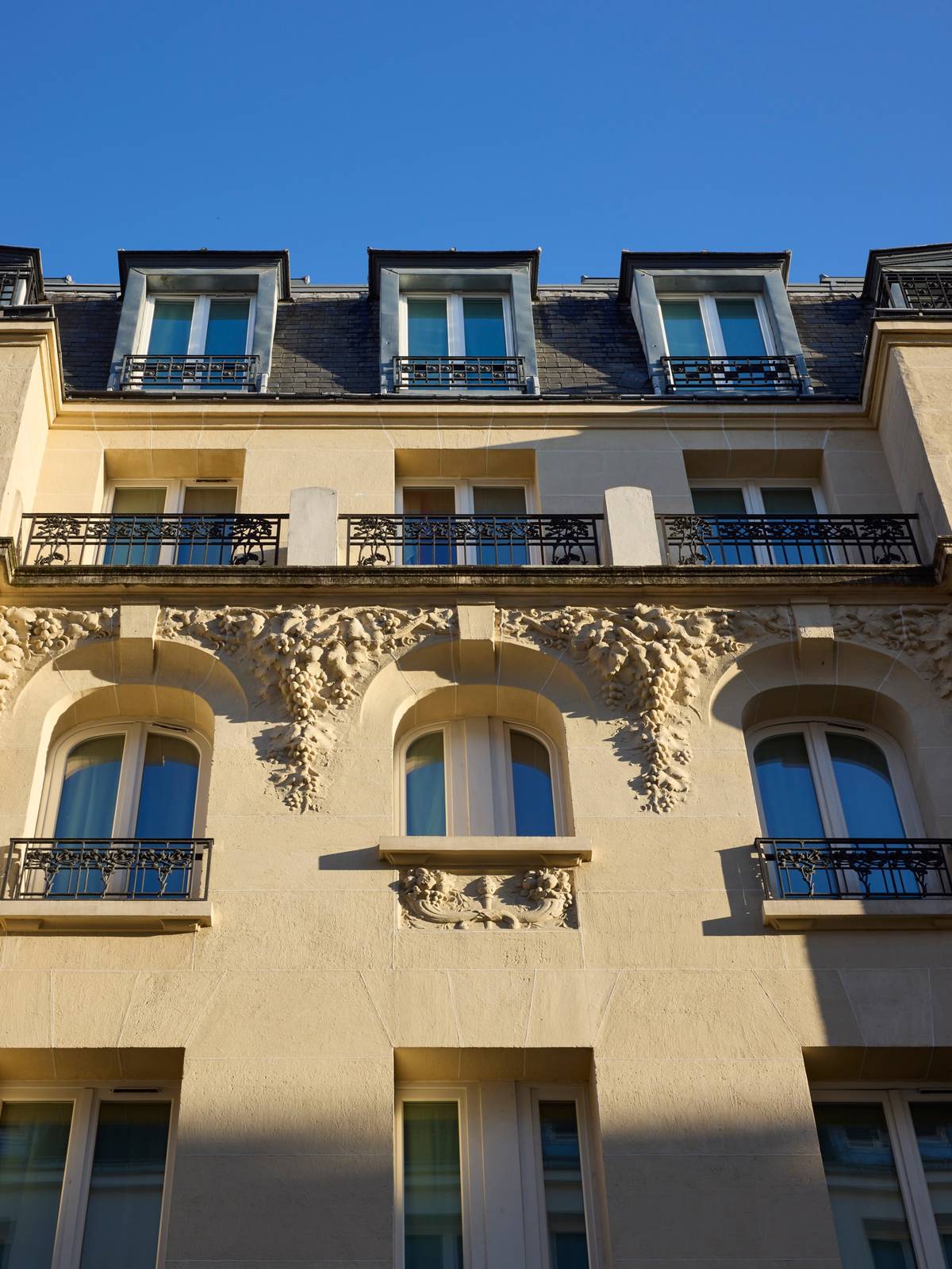 巴黎第十區 Rue de l'Echiquier 街角的奧斯曼式建築